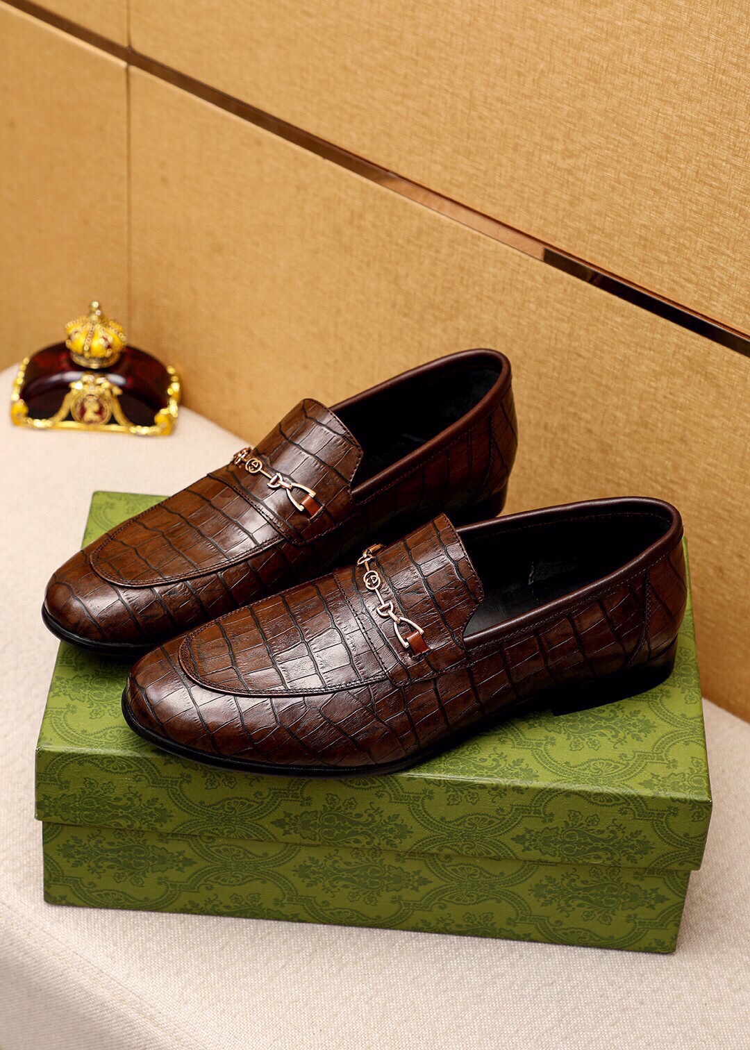 Gucci Brown Leather Loafers with Crocodile Embossed and Horsebit Detail 4 i1745890710 487 2