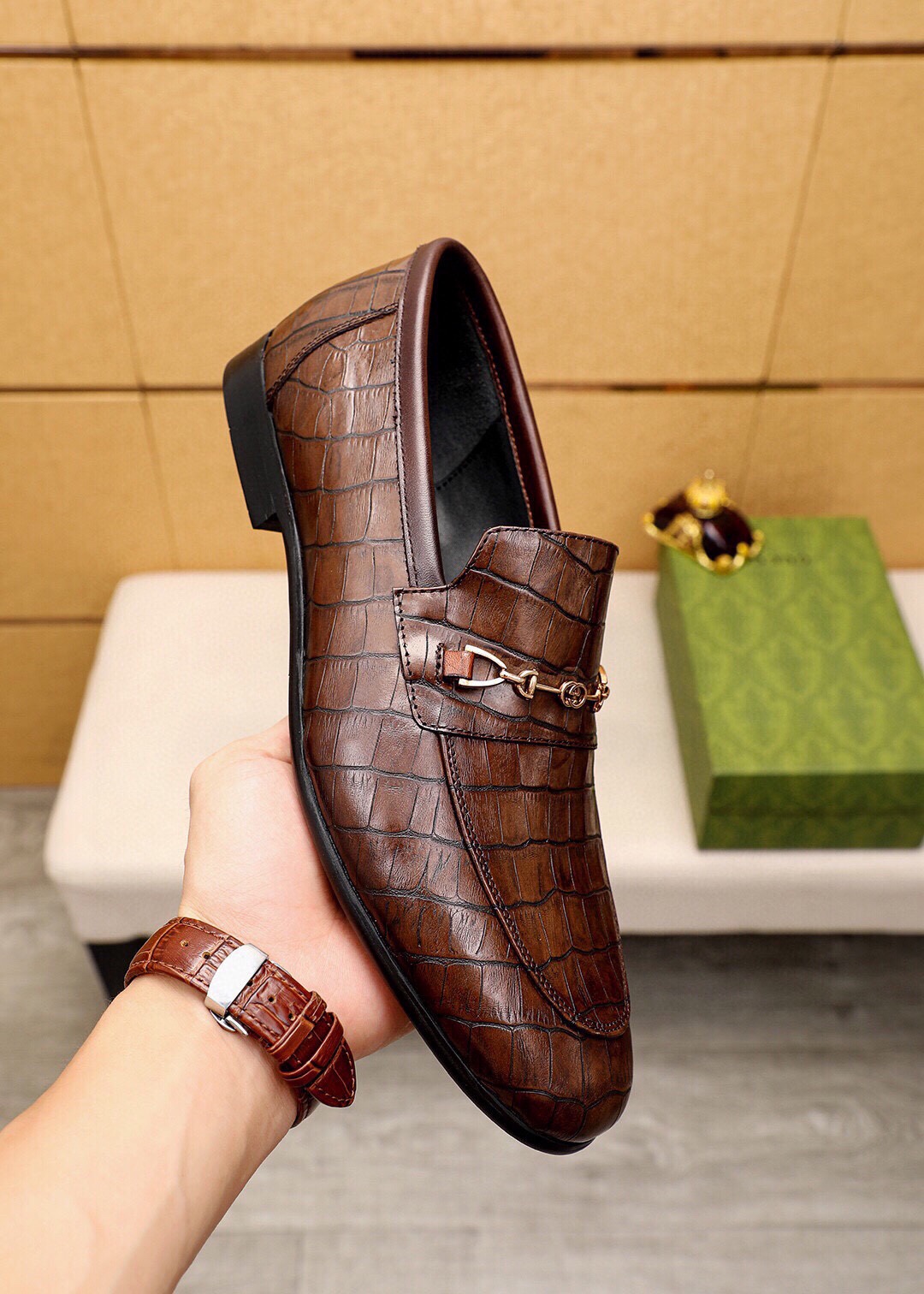 Gucci Brown Leather Loafers with Crocodile Embossed and Horsebit Detail 7 i1745890710 7495 5