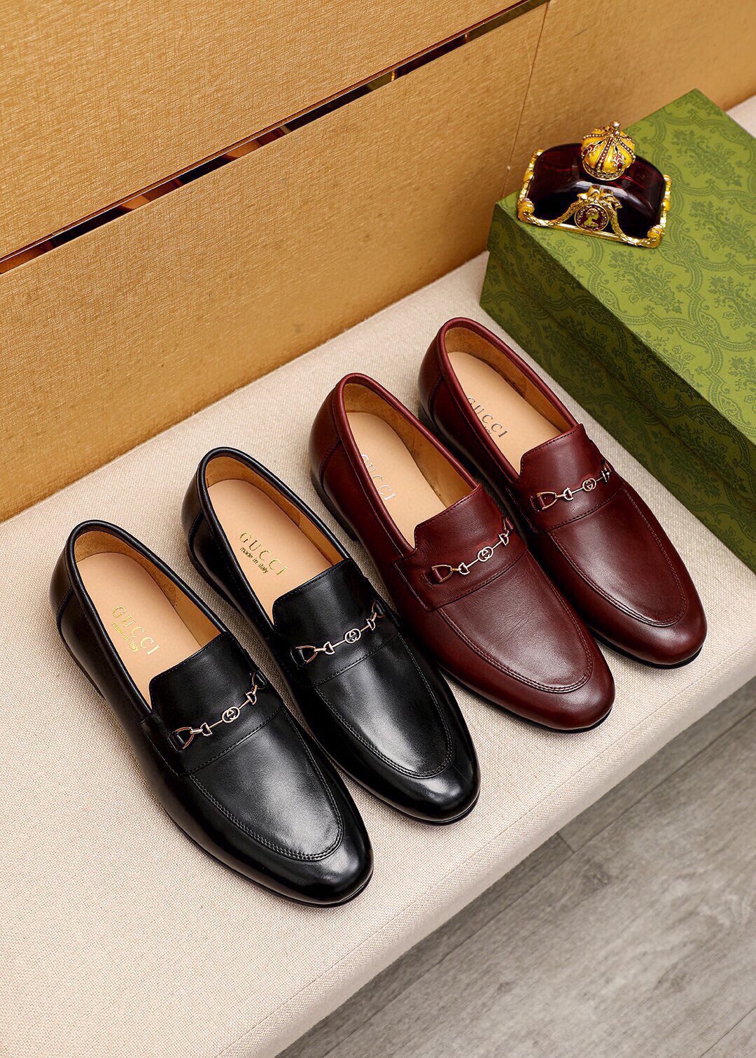 Gucci Leather Loafers with Horsebit Detail - Italian Craftsmanship 6 i1745890776 1942 4