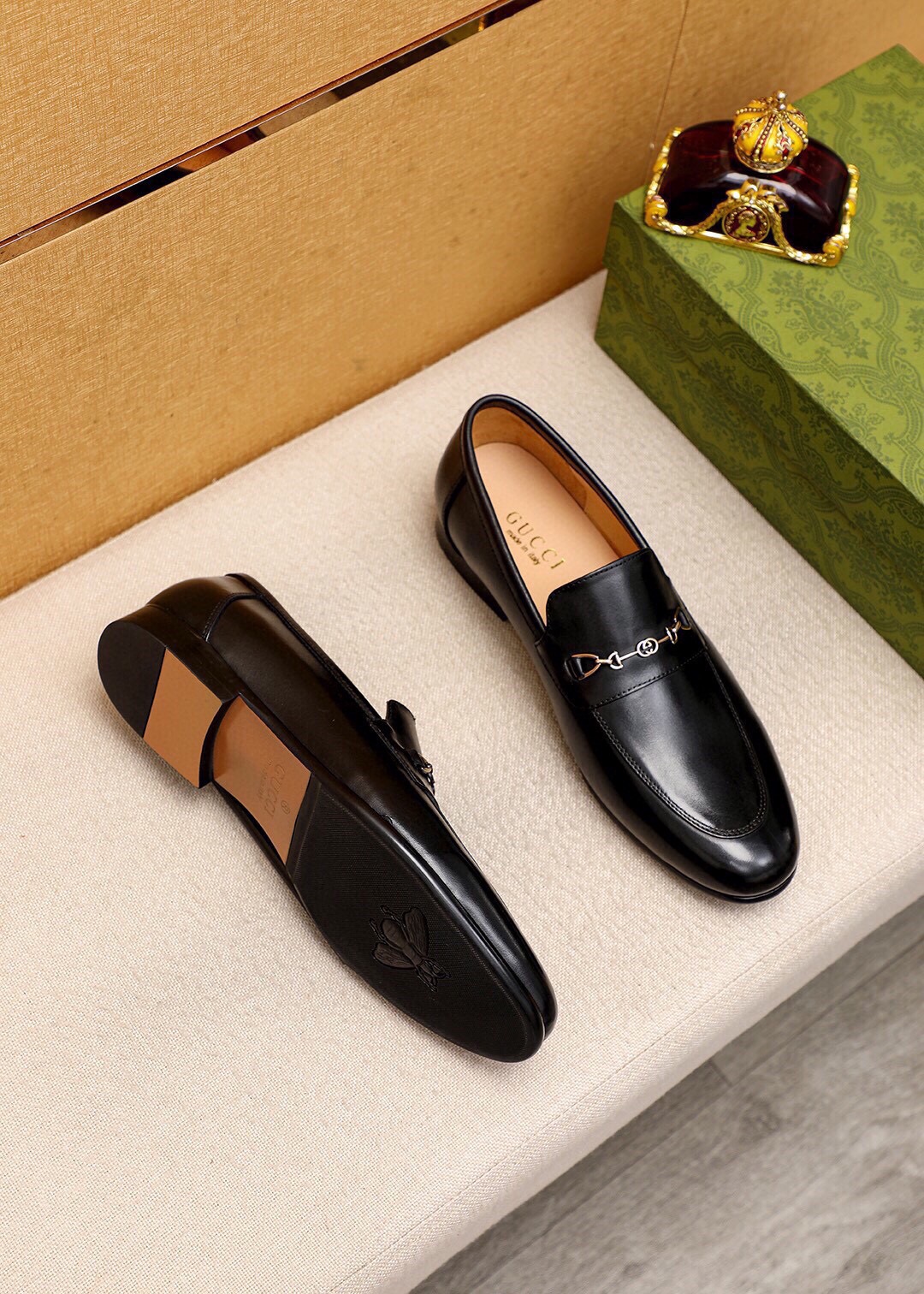 Gucci Leather Loafers with Horsebit Detail | Italian Craftsmanship 3 i1745890808 8416 1