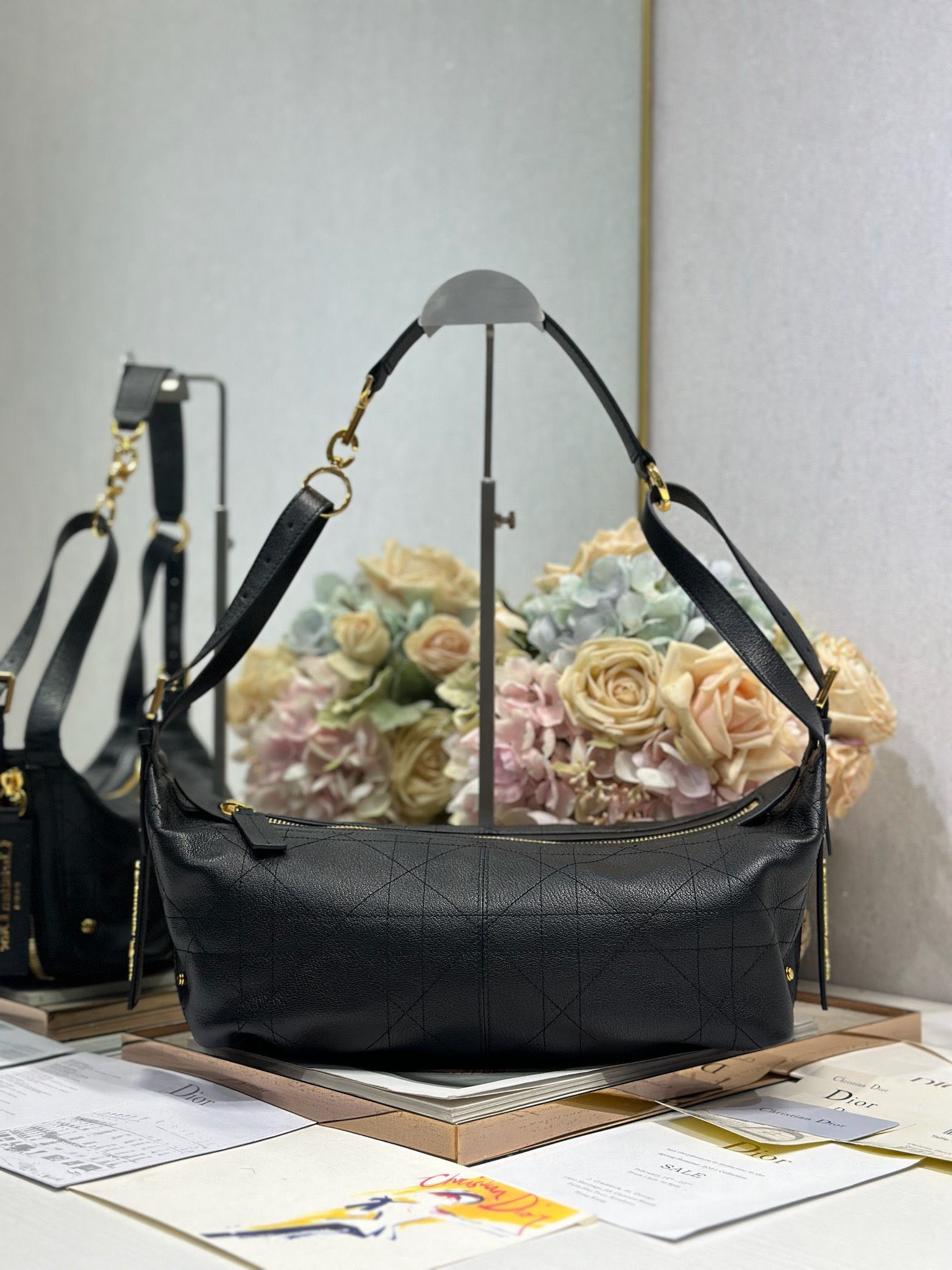 NO:212537,Medium D-Journey handbag 