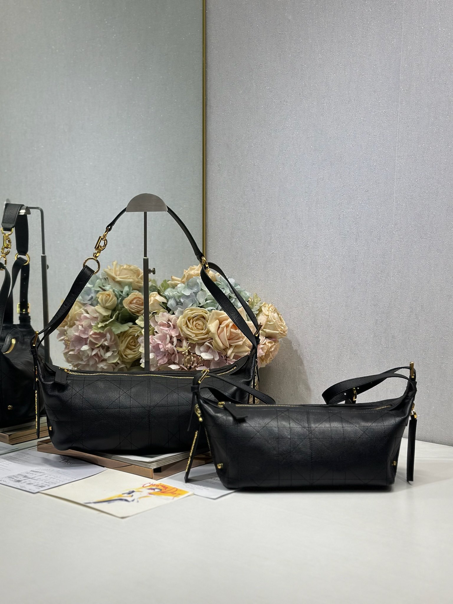 NO:212541,D-Journey handbag #black goat pattern size comparison picture Model 2416/2417, Dior, dior19860909D-Journey 手袋#黑色山羊纹 大小号对比图 型号2416/2417,迪奥,dior,Bag