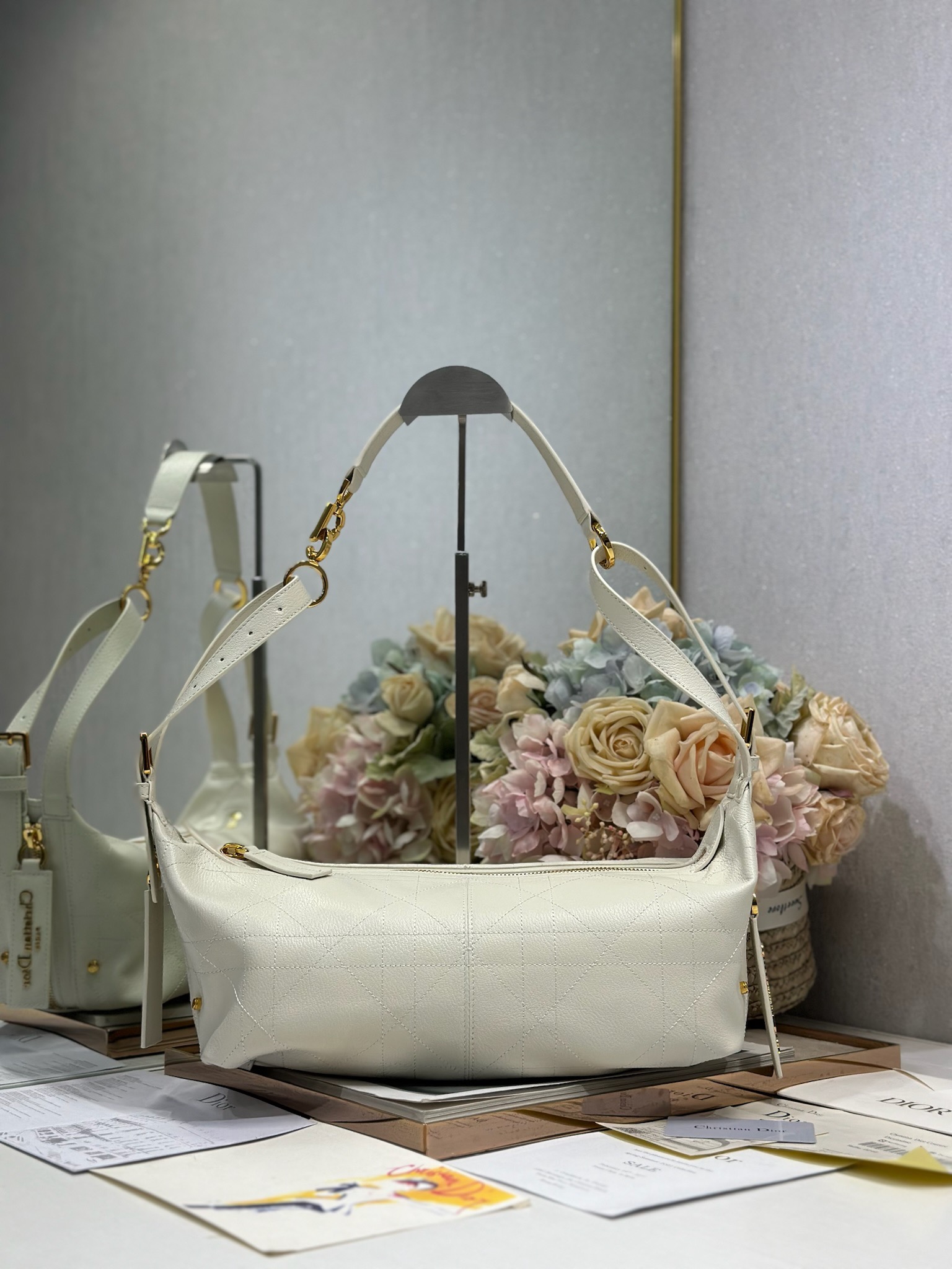 NO:212549,Medium D-Journey handbag 