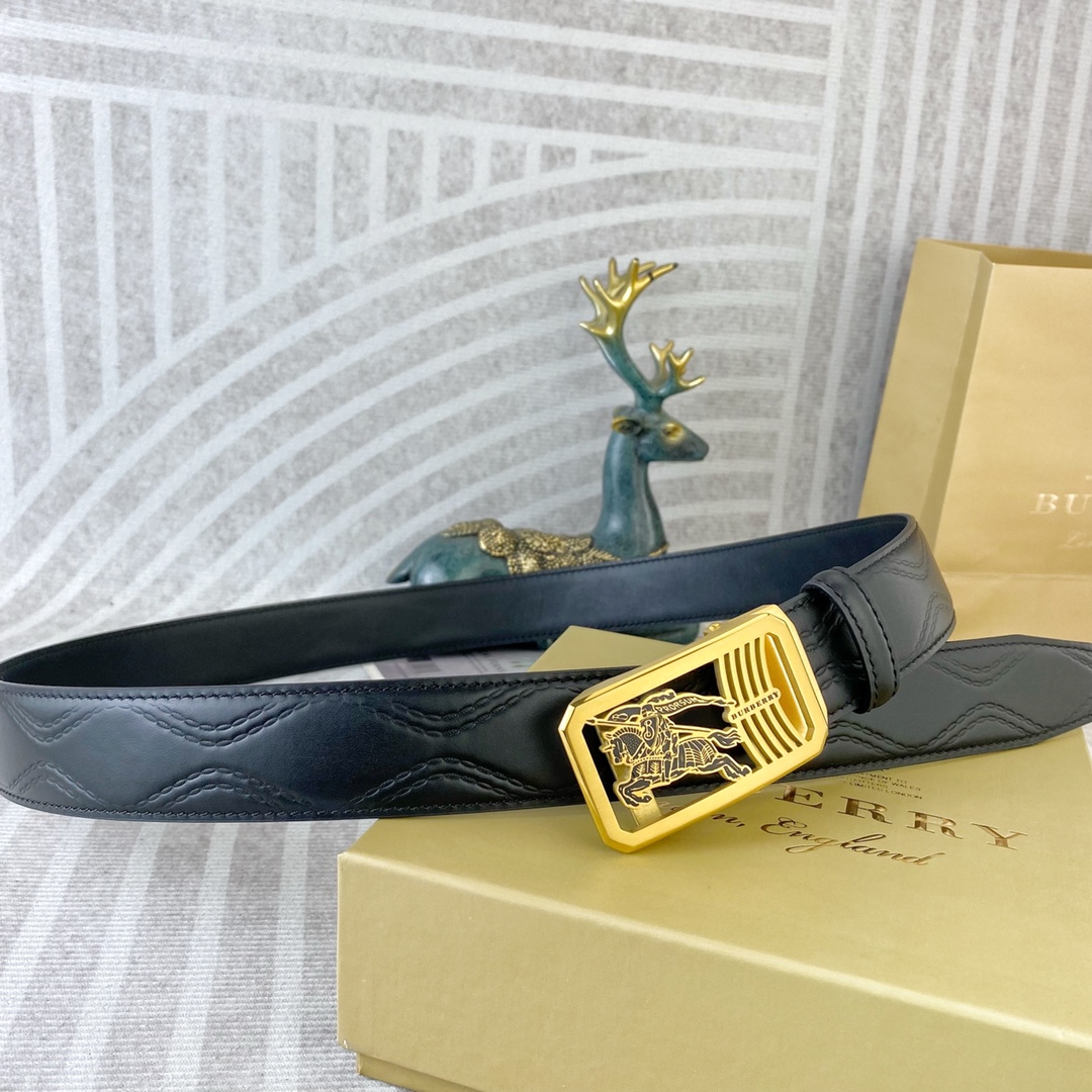 巴宝莉💕 特种皮腰带自动带系列 ，原厂五金精品不锈钢扣，手感柔软舒适 宽3.5CM。
