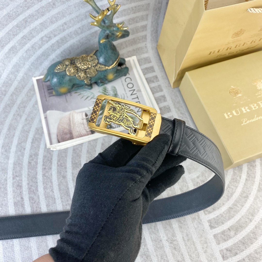 巴宝莉💕 特种皮腰带自动带系列 ，原厂五金精品不锈钢扣，手感柔软舒适 宽3.5CM。
