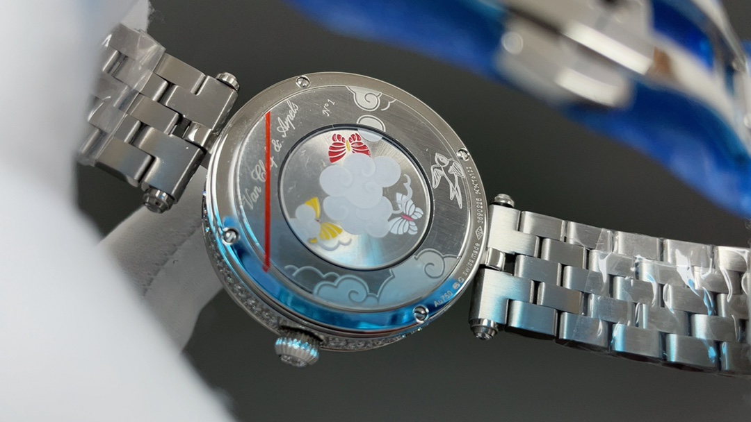 Review: Vanyabal Lady Arpels Ronde des Papillons Watch Features Elegant Butterfly Design - 图片 6