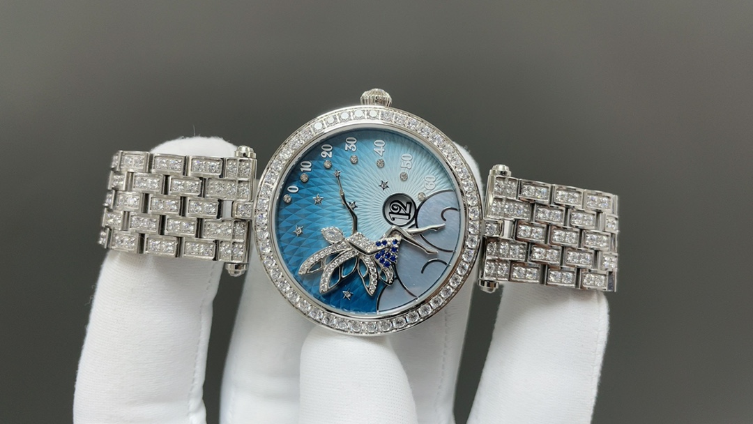 Van Cleef Lady Férie: Symbol of Joy and Elegance Through Time - 图片 3