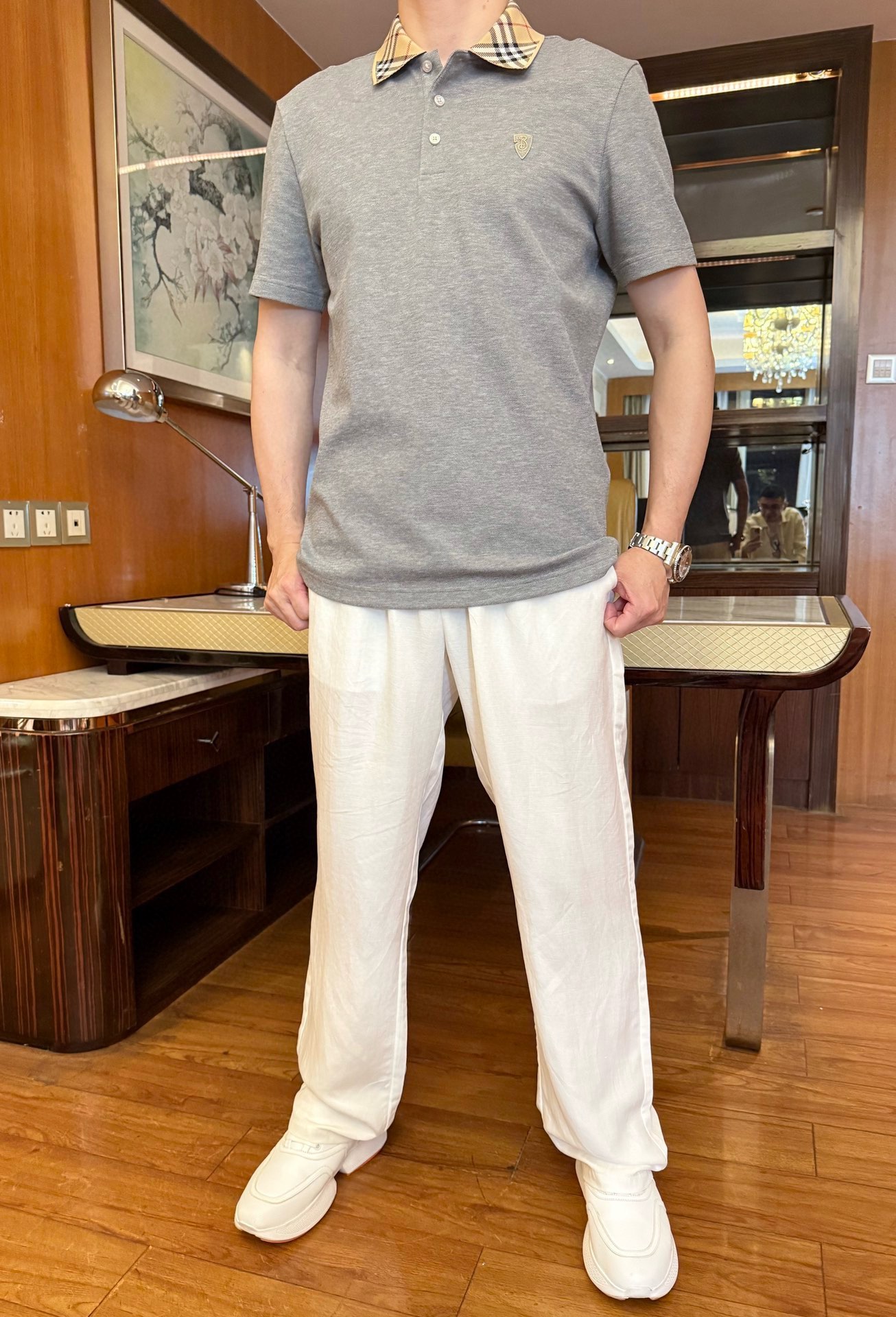 NO:153715,Burberry - The latest hot-selling Polo in 2025 counters is shipped, and the most popular items in London counters are available!  Selected Italian imported bead flooring fabrics with the latest designs, the most chest brand logo embroidery shows taste, business and casual boutique. Size: 48-56 (model 173/130 wears 48 sizes, with Hong Kong Lane Crawford gift box packaging),,alexander wang19860909博柏利-2025专柜最新爆款Polo出货 伦敦专柜热销单品！精选意大利进口珠地棉面料搭配最新的设计,最胸口的品牌logo刺绣彰显品味 商务休闲精品.尺码:48-56（模特173/130穿48码,配香港连卡佛礼盒包装）,,alexander wang,Men's clothing