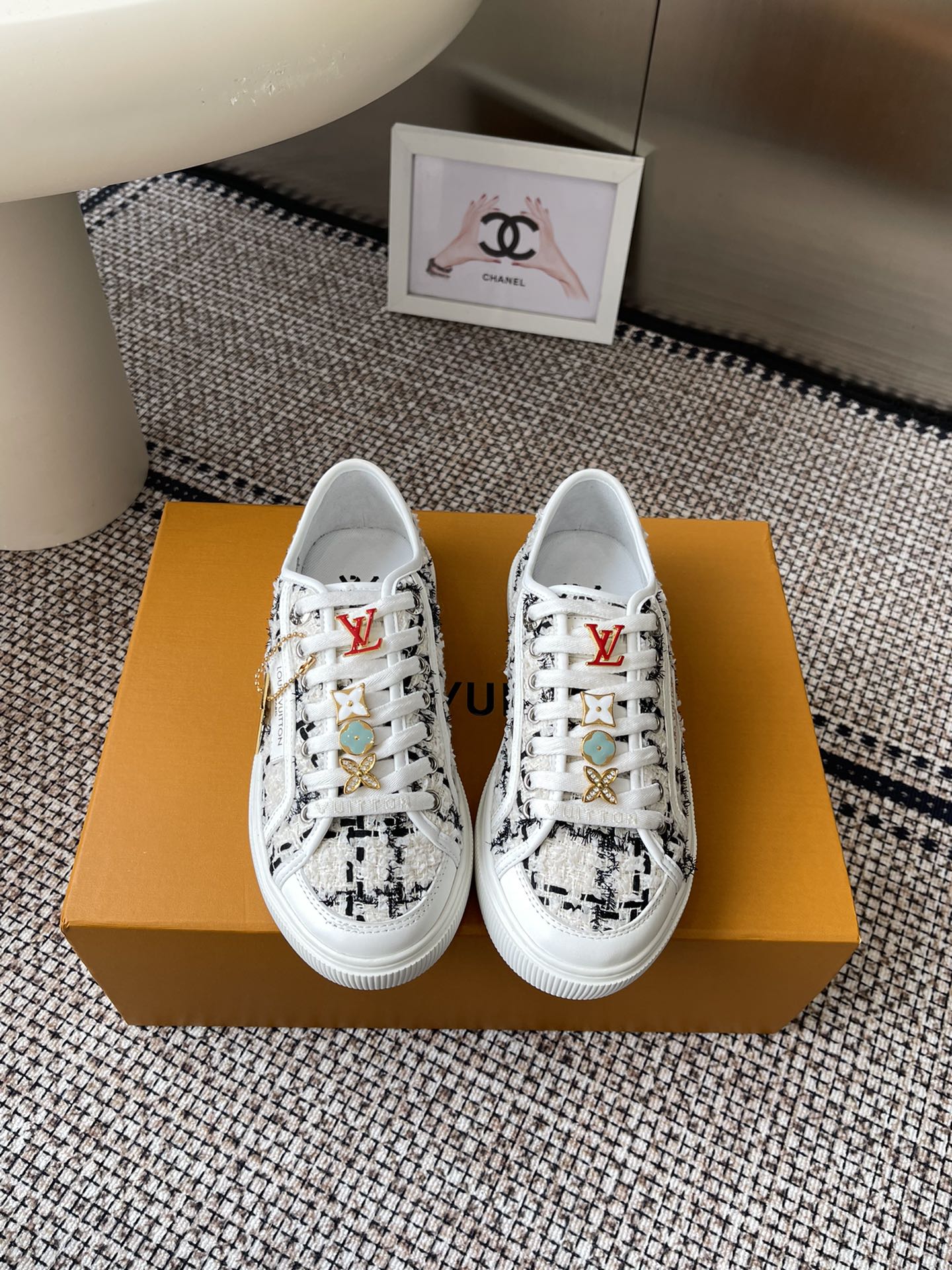 NO:266184,Louis Vuiton 25ss new LV Lagoon series denim embossed presbyopia shoes skateboard shoes casual sneakers original purchase and development. The whole pair of shoes are purchased and developed. Zp developed and created. All customized materials. Exclusive mold opening sole. Details are all paired with version shipment codes 35-45 (for women 40, for men 45 customization), casual shoes/sports shoes, louis vuitton, louis vuitton, louis vuitton, louis vuitton, sneakers19860909Louis Vuiton路易威登 25ss新款 LV Lagoon系列丹宁牛仔布压花老花帆布鞋滑板鞋休闲运动鞋 原版购入开发做货 整双鞋子采购Zp开发打造,全部定制材料 独家开模大底 细节全部对版出货码数35-45（女40 男45定做）,休闲鞋/运动鞋,louis vuitton,louis vuitton,louis vuitton,sneakers,Women's Shoes