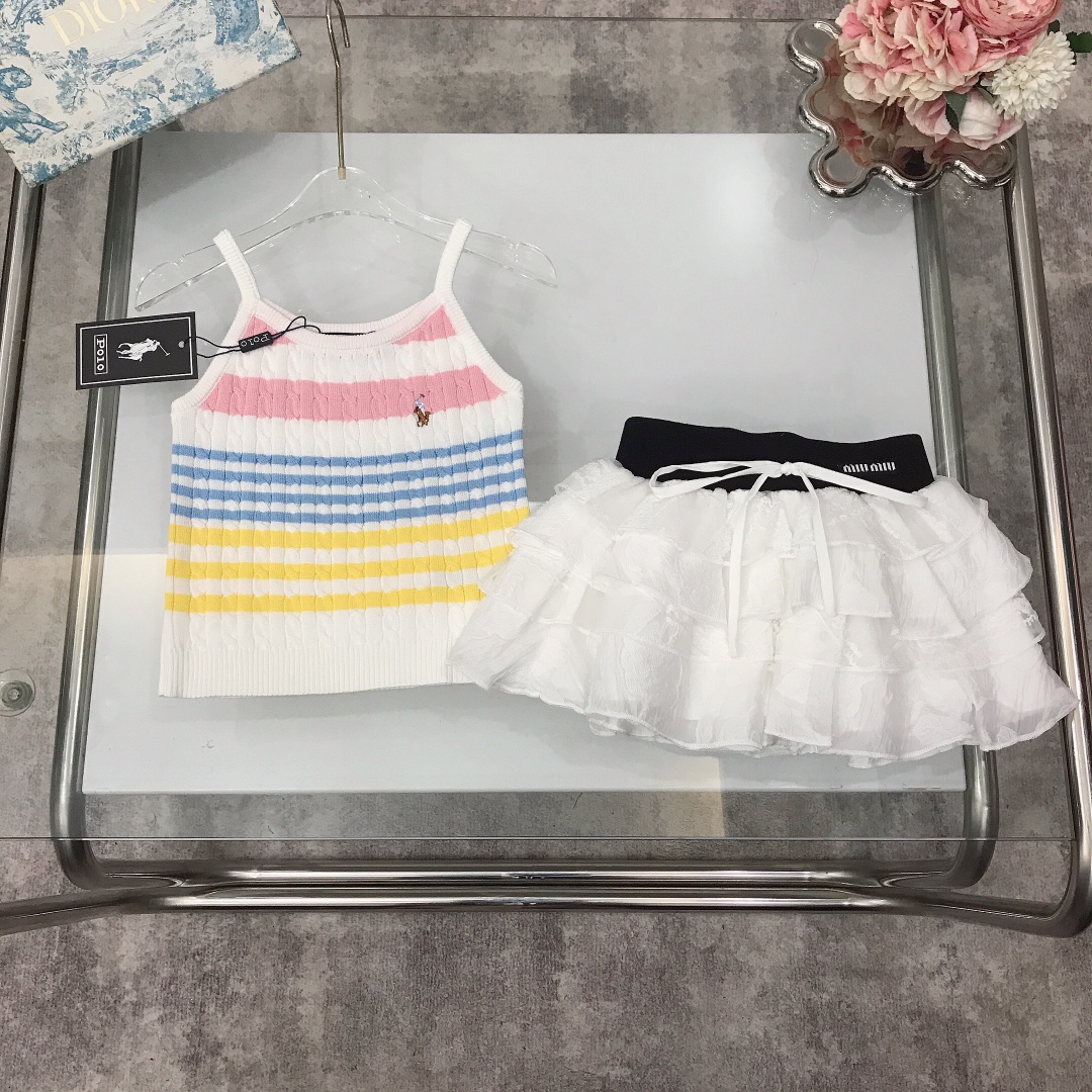 NO:211539,【Spot delivery】Polo & miumiu Brother and sister style ~ set The same style for the counter ~/SS [Colored striped ice silk knitted suspender vest pleated skirt] Small suspender vest color striped ice silk knitted fabric short sleeves with fluffy pleated shorts, inner lining pants design, exquisite pure cotton fabric, a set of upper body, high-end fashionable upper body effect is very good Size-110-120-130-140-150 [CM] Requires counter packaging, clothes, miumiu, skirts, shorts, T-shirt,19860909【现货发】  Polo & miumiu 兄妹款～套装 专柜同款～/SS【彩色条纹冰丝针织吊带小背心百褶半裙】小吊带背心彩色条纹冰丝针织面料短袖搭配蓬松百褶短裤 内里内衬裤子设计 精致纯棉面料打造 一套上身 高级时髦上身效果非常好 尺码-110-120-130-140-150【CM】 需要专柜包装元,衣服,miumiu,skirts,shorts,T-shirt,,Children's
