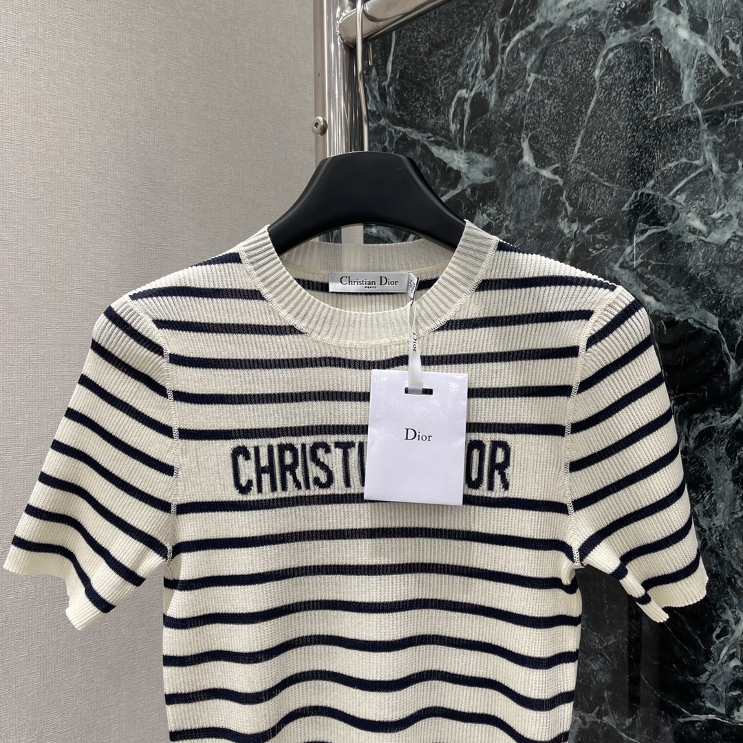 D Striped Short Sleeve Knit Top with Logo - Summer 2025 Collection 6 i1745988566 1656 4