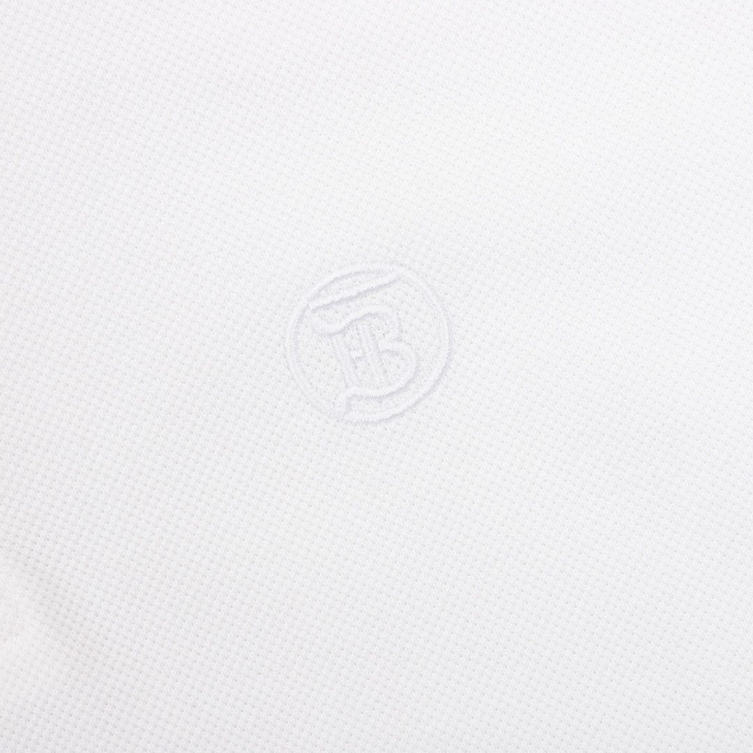 💰80
Burberry/巴宝莉  胸口小刺绣短袖POLO衫
尺码：XS-L