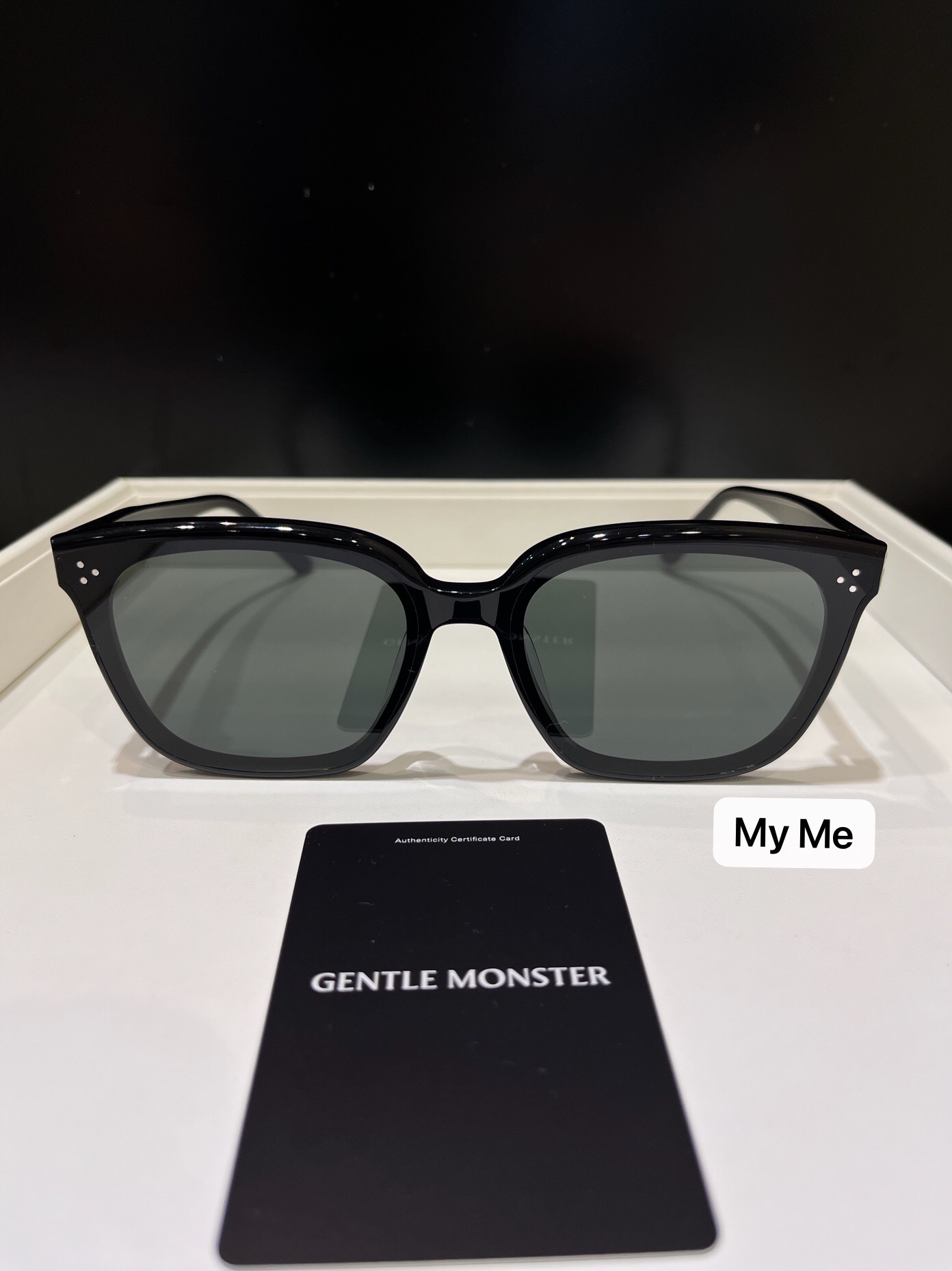 NO:635152,GMMy Me sunglasses zp grade non-market quality, satisfaction guaranteed 2025 large square frame sunglasses, comfortable and sunproof, a must-select style suitable for both men and women, complete with picture packaging set.,, Cardia high-end jewelry19860909GMMy Me墨镜 zp级非市面品质,保证满意 2025款大方框太阳镜,舒适防嗮必选男女都适合戴的款式,配齐图片包装一套.,,卡迪亚高端饰品,Jewelry