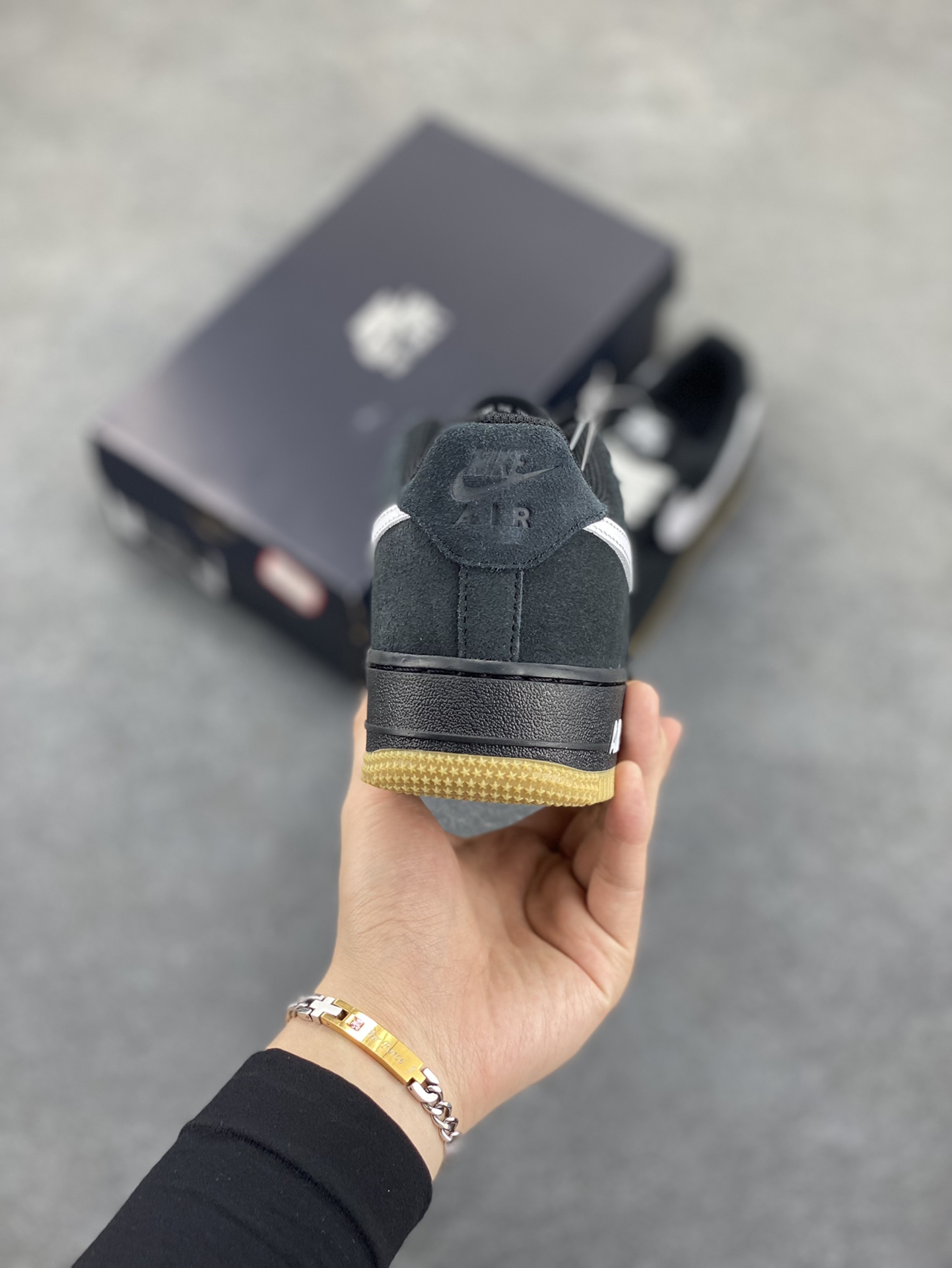 图片[4]-Nike Air Force 1 Low 黑白生胶底 空军一号低帮运动休闲板鞋 原楦头原纸板 打造纯正空军版型#专注外贸渠道 全掌内置蜂窝气垫 #原盒配件 原厂中底钢印、拉帮完美 货号：IB6388-001 尺码：36 36.5 37.5 38 38.5 39 40 40.5 41 42 42.5 43 44 44.5 45-选品中心