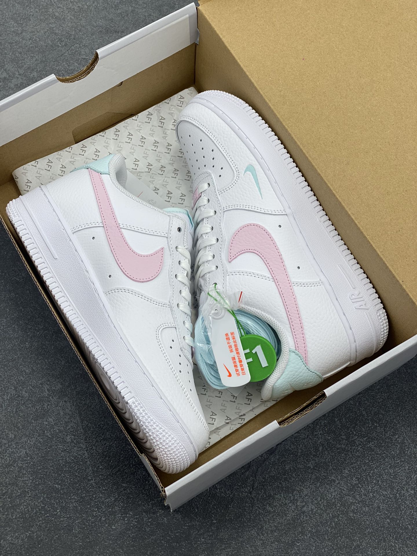 图片[9]-Nk Air Force 1\’07 Low 白粉 空军一号低帮休闲板鞋 原楦头原纸板 打造纯正空军版型#专注外贸渠道 全掌内置蜂窝气垫 #原盒配件 原厂中底钢印、拉帮完美 货号：IH0640-161 尺码：35.5 36 36.5 37.5 38 38.5 39 40 40.5 41 42-选品中心