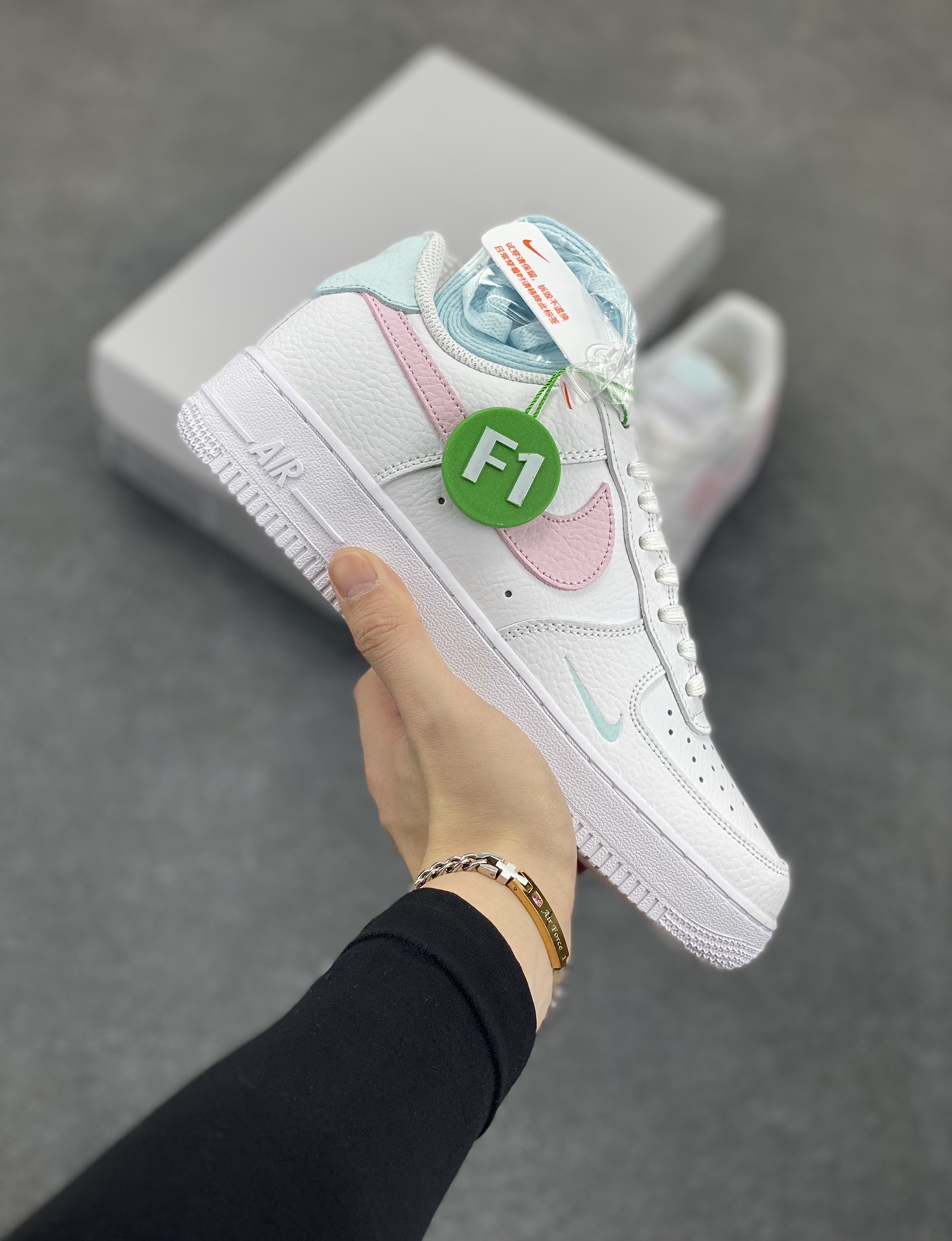 Nk Air Force 1\’07 Low 白粉 空军一号低帮休闲板鞋 原楦头原纸板 打造纯正空军版型#专注外贸渠道 全掌内置蜂窝气垫 #原盒配件 原厂中底钢印、拉帮完美 货号:IH0640-161 尺码:35.5 36 36.5 37.5 38 38.5 39 40 40.5 41 42-选品中心