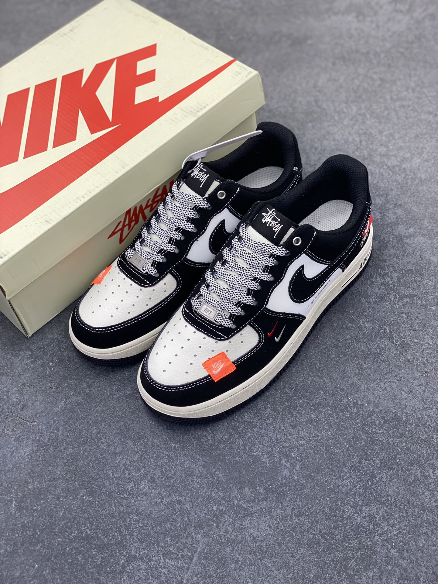 图片[8]-Nike Air Force 1 Low 空军一号低帮百搭休闲运动板鞋。柔软、弹性十足的缓震性能和出色的中底设计，横跨复古与现代的外型结合，造就出风靡全球三十多年的Force 1，直到今天还深受青睐。 货号：SJ6698-012 尺码：36 36.5 37.5 38 38.5 39 40 40.5 41 42 42.5 43 44 44.5 45-选品中心