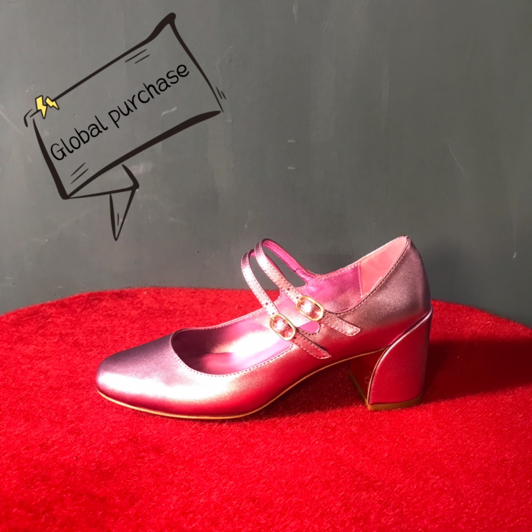 NO:100733,High-end customization 2025 spring and summer classic series!  H5.5Cm size 34-43. Leather sole .44021-003. Rose pink metal cowhide, rose pink metal sheepskin. Official website picture Standard European code Reference:44021-003 Color:pink/pink Material:patent Lining:red goat leather Heel height:5.5Cm Sole:leather sole Size:EU 34-43 (US 4-11):,,christian louboutin,cowhide,sheepskin,Leather soles19860909高端订制 2025春夏精典款系列！ H5.5Cm尺码34-43码.真皮大底 .44021－003.玫粉金属牛皮,玫粉色金属色羊皮里. 官网图 标准欧码 Reference:44021-003 Color:pink/pink Material:patent Lining:red goat leather Heel heigh:5.5Cm Sole:leather sole Size:EU 34－43（US 4一11) :,,christian louboutin,cowhide,sheepskin,Leather soles,Women's Shoes
