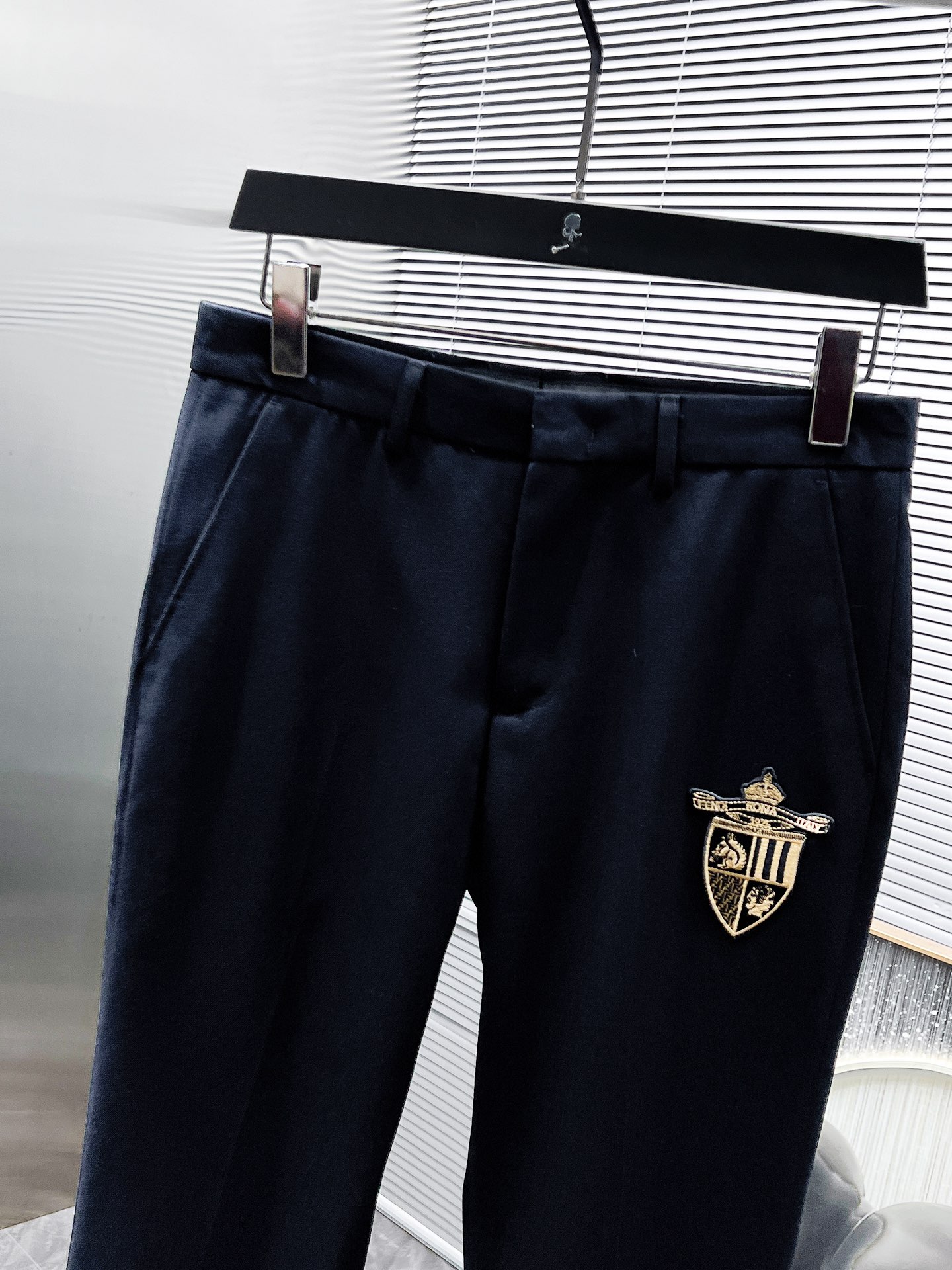 Fendi 2025 Spring/Summer Slim-Fit Cropped Trousers with Logo Detail 4 i1746162200 5456 2