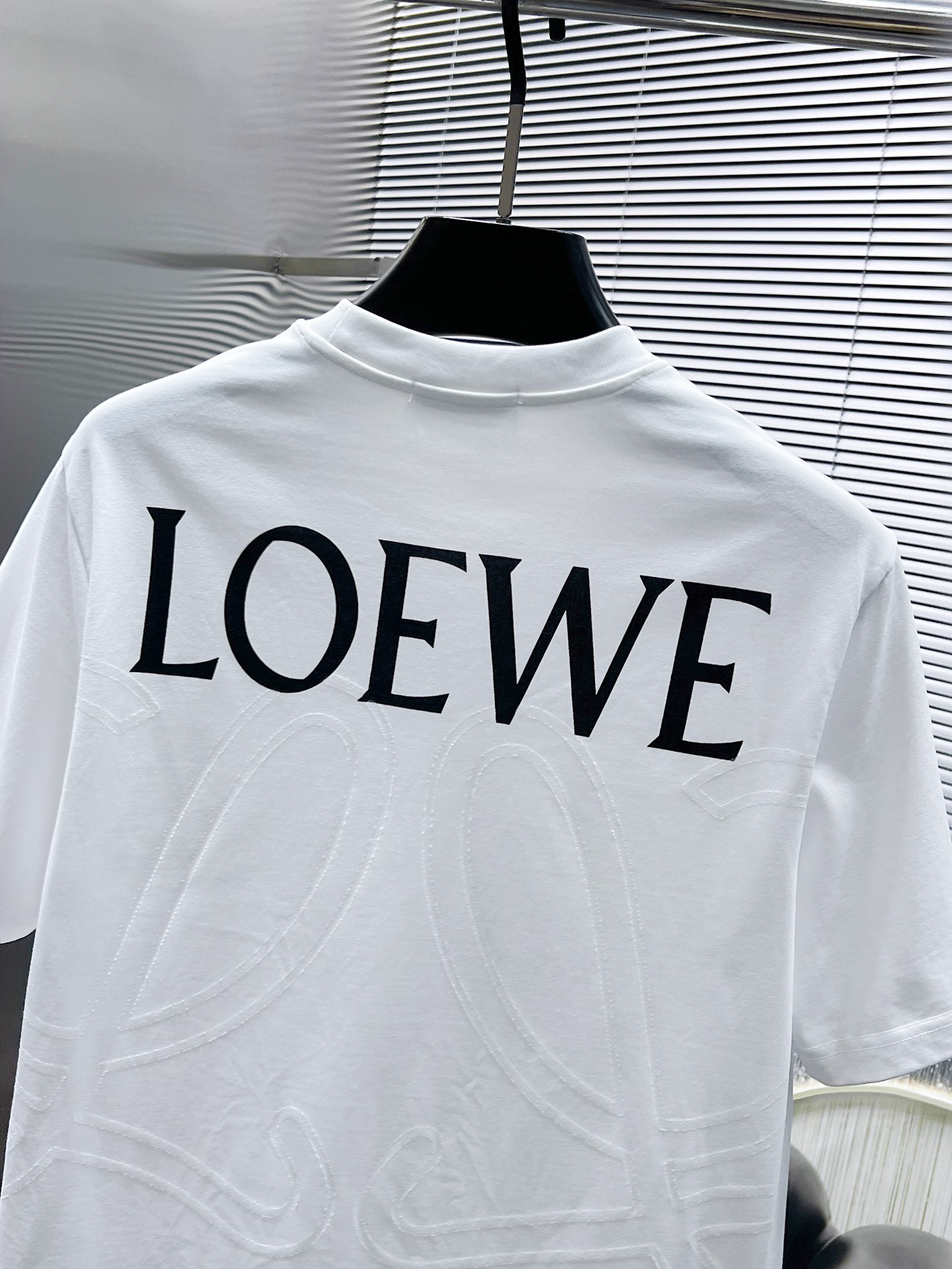 P180  罗意威  loewe  2025ss新款 半袖 体恤 短袖 圆领T恤，高端版本！专柜定制面料 透气舒适度高，细节无可挑剔，品牌元素设计理念，体现高品质。手感细腻柔软！呈现休闲裁剪，上身版型超赞！🐯码数：48-56