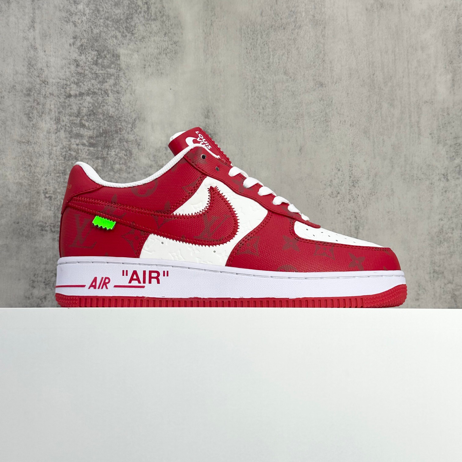 NO:284679,Shipping today [YH scan version] upgraded version Louis VuittonxNike Air Force 1 Low low-top lace-up shoes LV joint brand Air Force One AF1 low-top sports and casual shoes Official synchronization 1 to 1 original level Head layer leather Full of cleanliness workmanship details Original last original cardboard Create a pure Air Force version # Focus on foreign trade channels Full palm built-in honeycomb air cushion # Original box accessories Original midsole steel stamp and pull-up perfect restoration Size 40 40.5 41 42 42.5 43 44 44.5 45 46,,louis vuitton,louis vuitton19860909今天出货【YH扫描版本】升级版  LouisVuittonxNike Air Force 1 Low低帮系带板鞋 LV联名 空军一号 AF1低帮运动休闲板鞋 官方同步 1比1原装级别 头层皮料 清洁度做工细节拉满 原楦头原纸板 打造纯正空军版型#专注外贸渠道 全掌内置蜂窝气垫 #原盒配件 原厂中底钢印、拉帮完美还原 尺码40 40.5 41 42 42.5 43 44 44.5 45 46,,louis vuitton,louis vuitton,Men's shoes