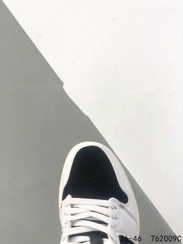 Air Jordan 1 Low Retro Basketball Shoes - Black & White, Classic Style 9 i1746203741 480 7