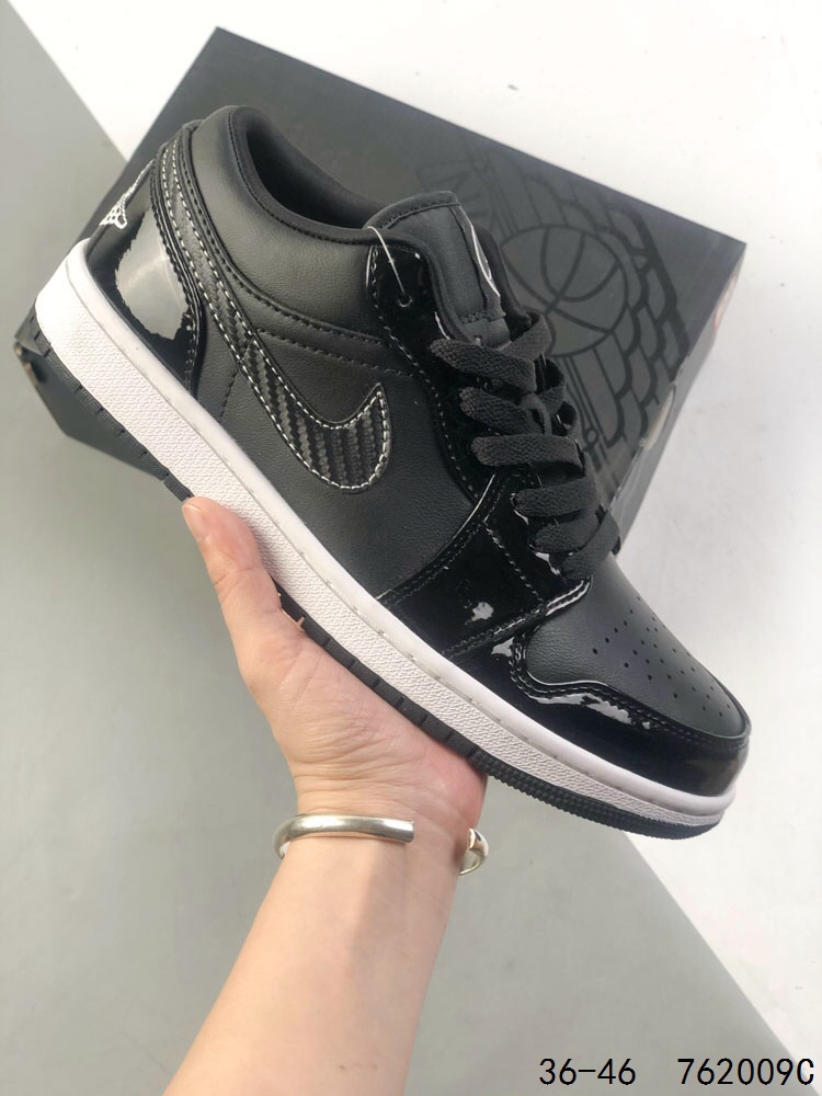 Air Jordan 1 Low: Retro Style, Modern Comfort - Perfect for Everyday Wear 4 i1746203772 2121 2