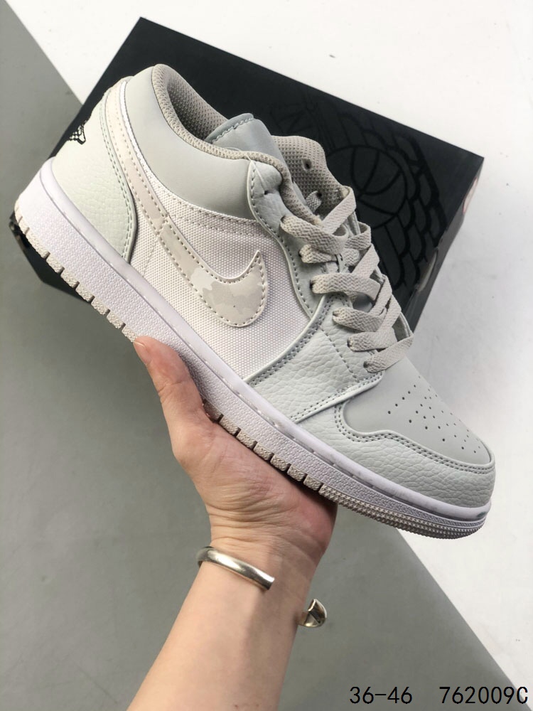 Air Jordan 1 Low: Retro Style, Modern Comfort - Perfect for Everyday Wear 2 i1746203772 2762 0