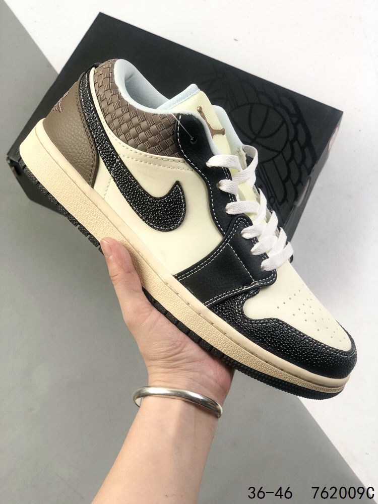 Air Jordan 1 Low: Retro Style, Modern Comfort - Perfect for Everyday Wear 5 i1746203772 3159 3
