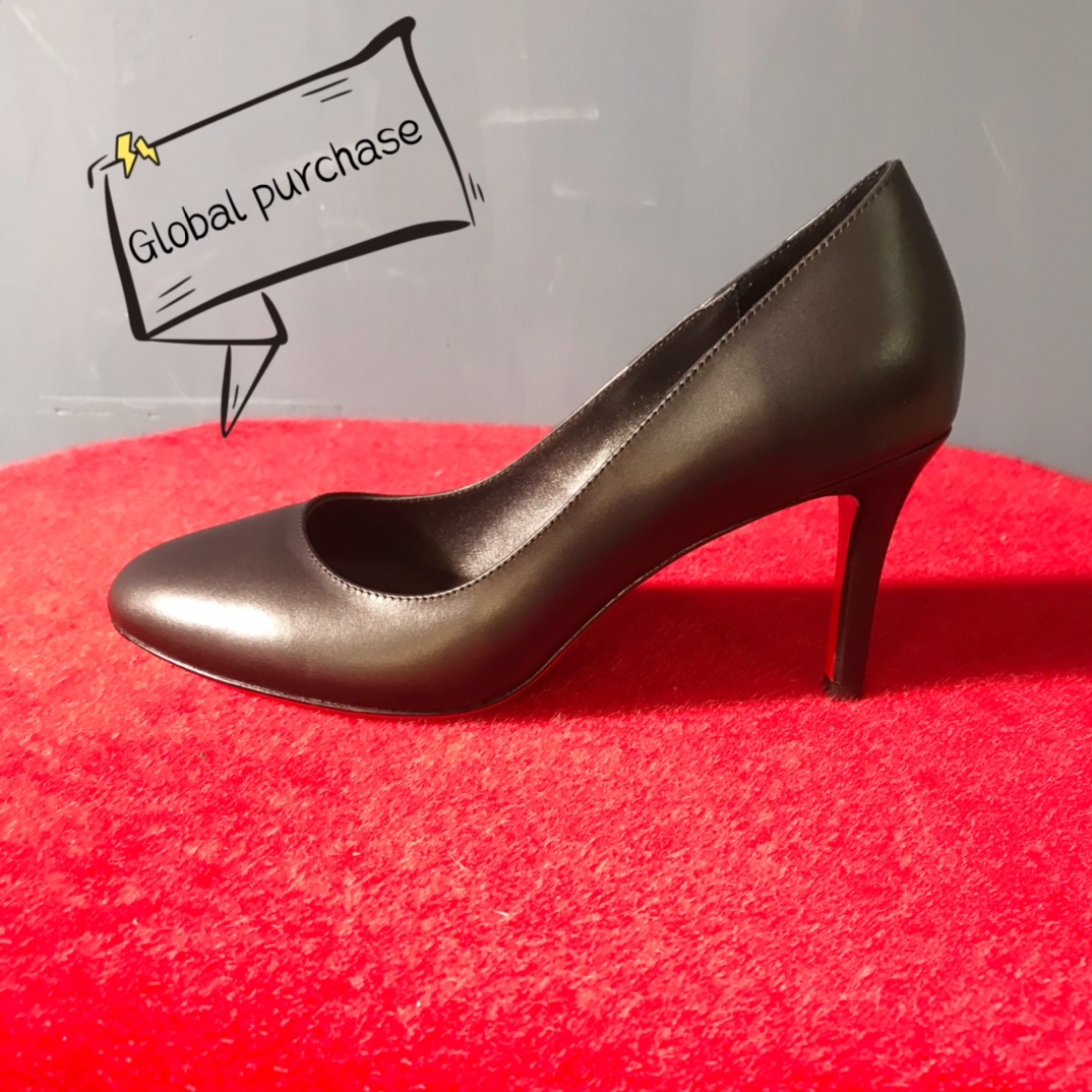 NO:100756,High-end customized 2025 spring and summer classic series!  H8.5Cm. Size 35-42. Genuine leather large slats. -716 black cowhide, black sheepskin. Official website synchronization Standard European code Reference:-716 Color:black/black Material:cowhide Lining:red goat leather Heel height:8.5Cm Sole:leather sole Size:EU 35-42 (US 4-11):,,christian louboutin,cowhide,sheepskin19860909高端订制2025春夏 精典款系列！ H8.5Cm.尺码35-42码.真皮大厎 .－716黑色牛皮,黑色羊皮里.官网同步 标准欧码 Reference:-716 Color:black/black Material:cowhide Lining:red goat leather Heel heigh:8.5Cm Sole:leather sole Size:EU 35－42（US 4一11) :,,christian louboutin,cowhide,sheepskin,Women's Shoes