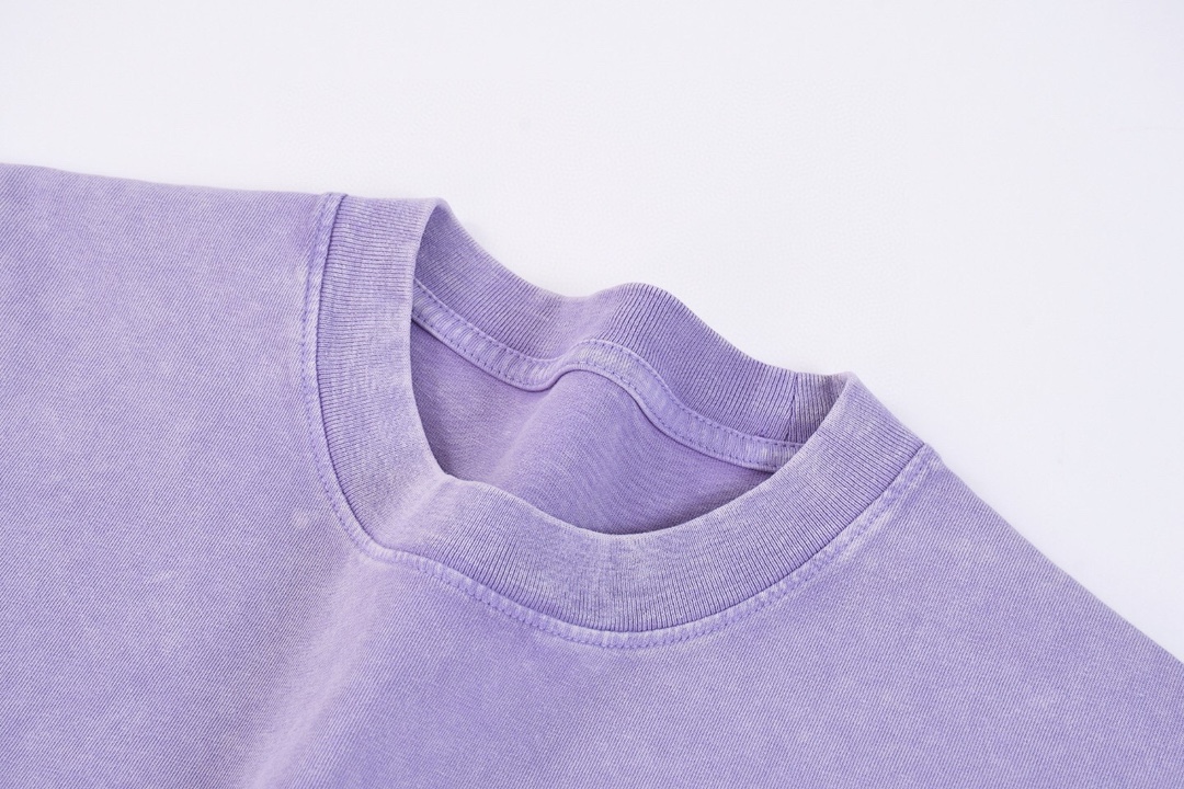 Balenciagaa Camiseta de Manga Corta con Estampado 'Nicole' para Hombre y Mujer 5 i1746272454 7223 3