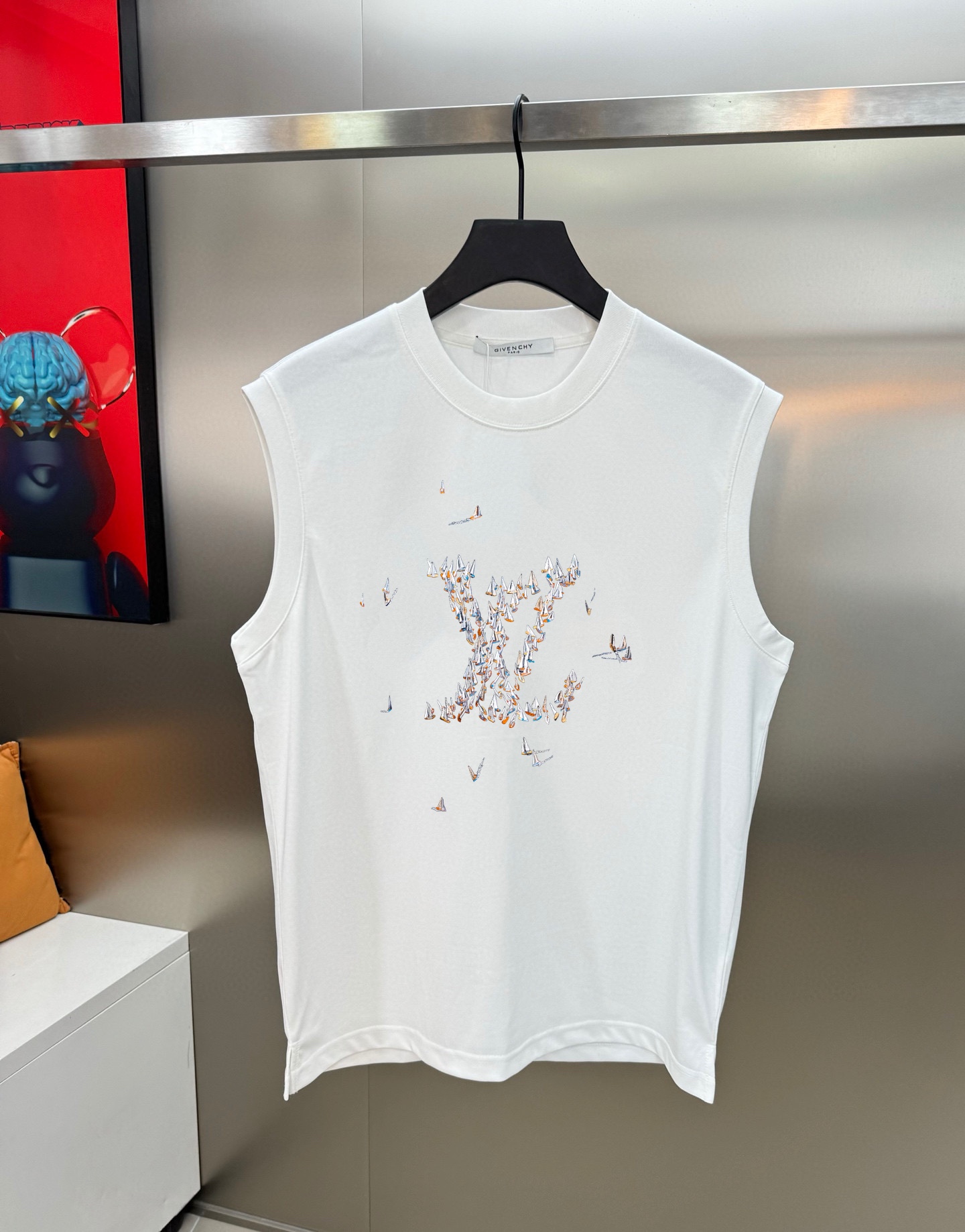 Louis Vuitton 品牌【LV路易威登】2025夏季新品背心T袖 简约款式 任何人都可以轻松驾驶 进口定制丝光棉面料 手软舒适有型 吸汗透气