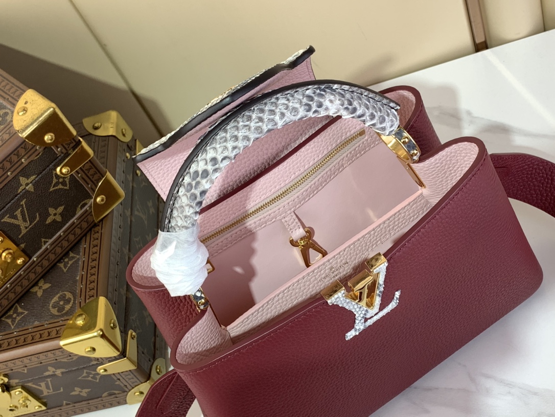 Louis Vuitton Capucines 手袋lv,包,女 9