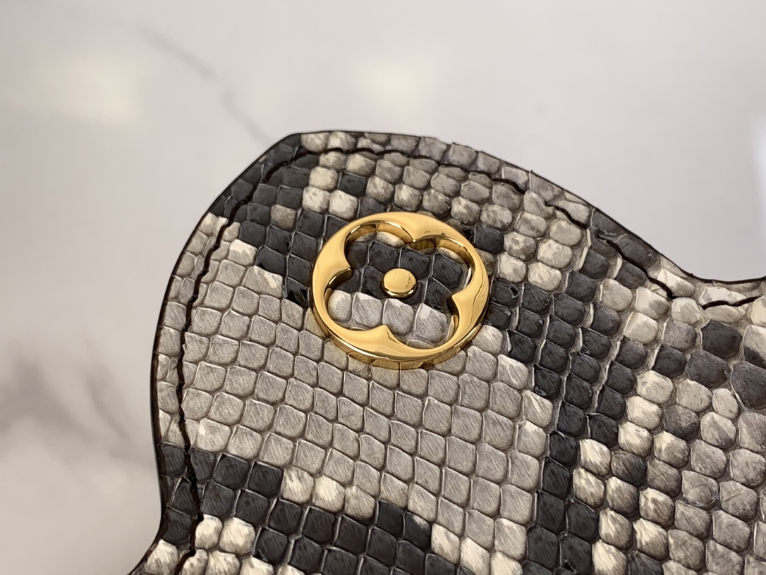 Chanel Capucines 手袋lv,包,女 6