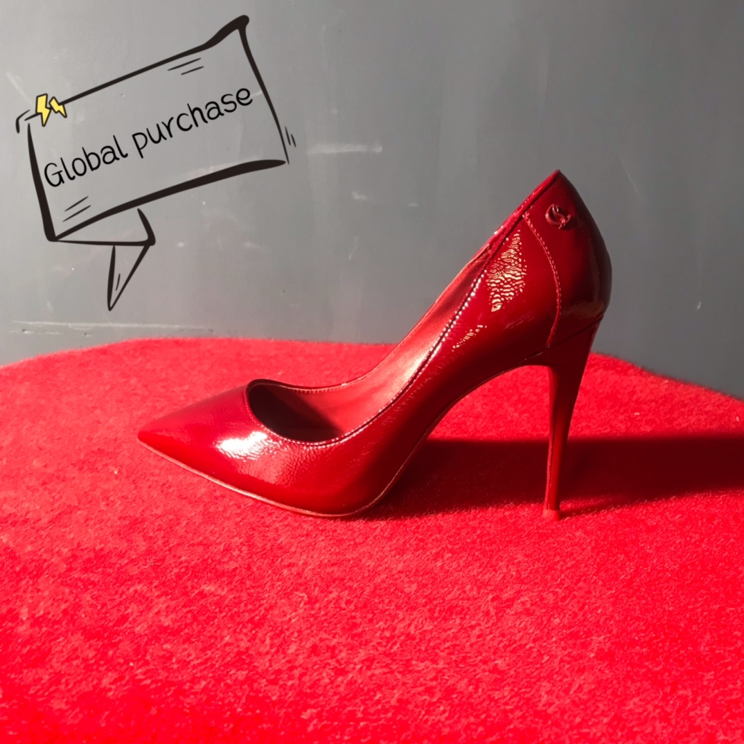 NO:100798,High-end customization 2025 spring and summer classic series!  H10Cm, size 34-42. Genuine leather sole. 9033-044A. Wine red wrinkle skin, Wine red sheepskin, CL trademark buckle, official website picture Standard European code Reference: 9033-044A Color:wine/wine Material:patent leather Lining:goat leather Heel height:10Cm Sole:leather sole Size:EUR 34-42 (US 4-11):,,christian louboutin,christian louboutin,sheepskin,Leather soles19860909高端订制 2025春夏精典款系列！ H10Cm,尺码34-42码.真皮大底.9033-044A.酒红皱柒皮,酒红色羊皮里,CL商标扣,官网图 标准欧码 Reference:9033-044A Color:wine/wine Material:patent leather Lining:goat leather Heel heigh:10Cm Sole:leather sole Size:EUR 34－42（US 4一11) :,,christian louboutin,christian louboutin,sheepskin,Leather soles,Women's Shoes