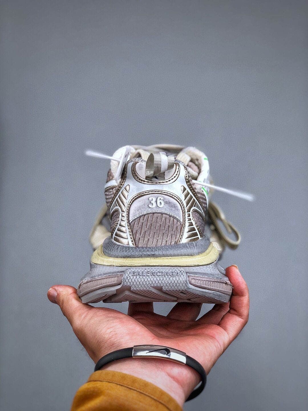 Balenciaga 3XL Sneakers: Retro Low-Top, Trendy, and Versatile Running Shoes 10 i1746309661 6338 2
