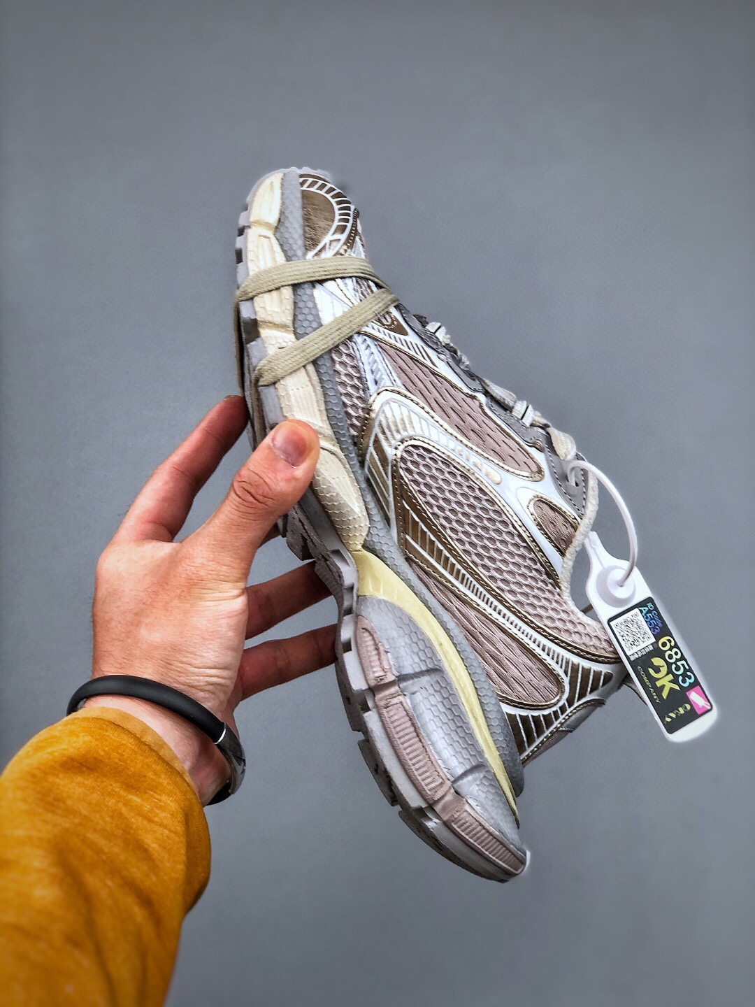 Balenciaga 3XL Sneakers: Retro Low-Top, Trendy, and Versatile Running Shoes 9 i1746309661 9230 1