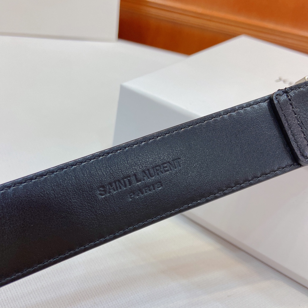 Saint Laurent Paris Metal Belt: Claustro-Coloured Narrow Band with Textured Metal Fold - 图片 4