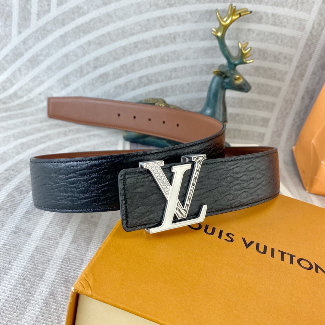 LV💕 特种皮腰带系列 ，原厂五金精品不锈钢扣，手感柔软舒适 宽3.8CM。