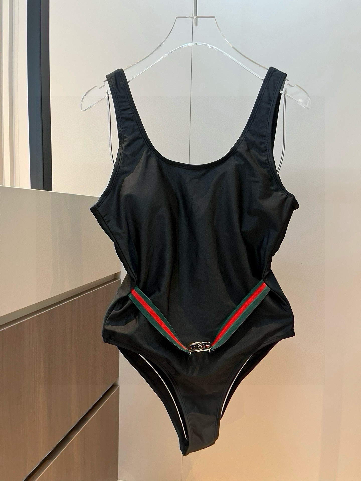 。

Gucci古奇新款连体泳衣，比基尼，S M L XL