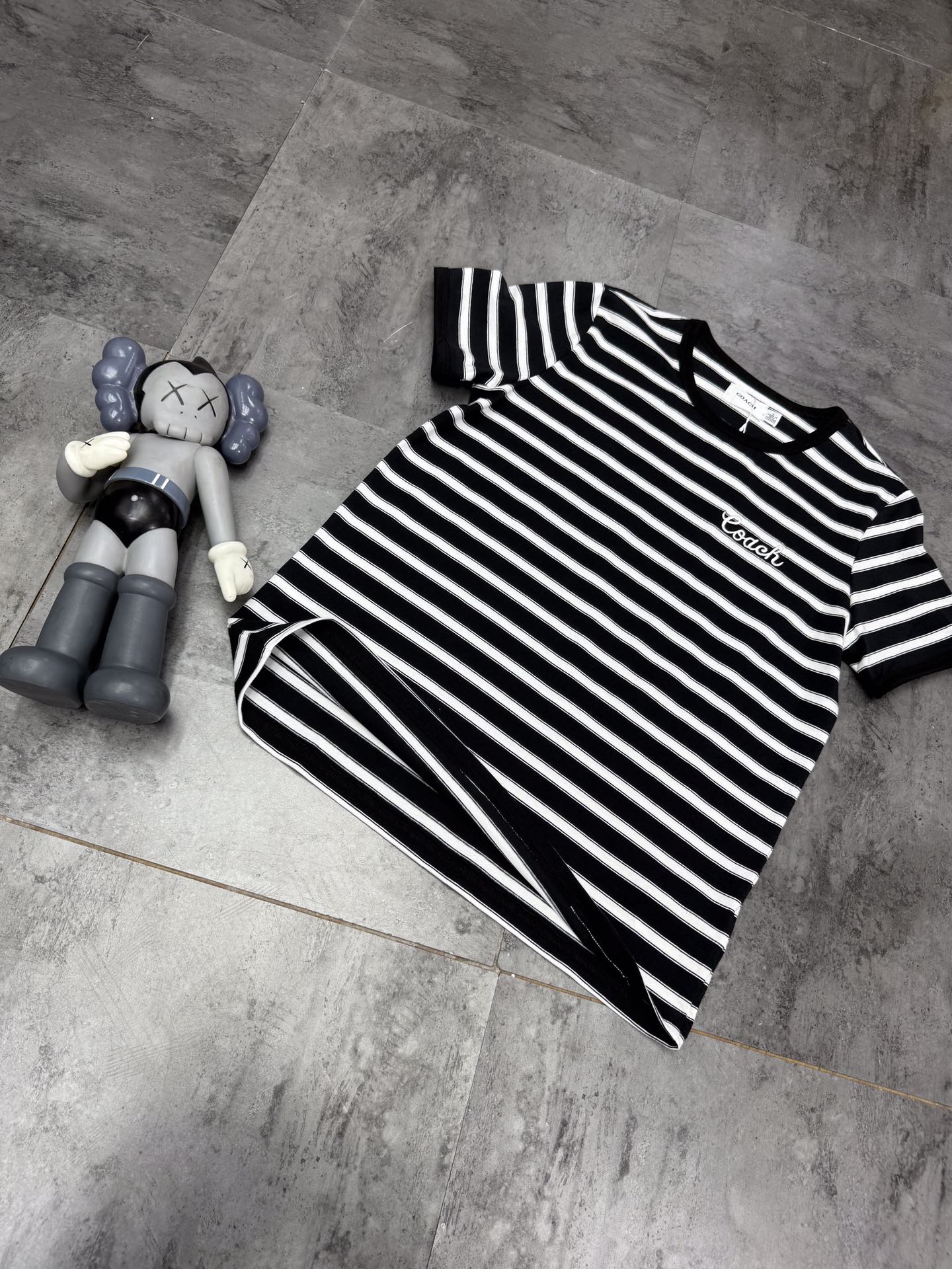 Coach Camiseta de Manga Corta a Rayas para Mujer - Estilo Clásico y Versátil 6 i1746366099 3636 4