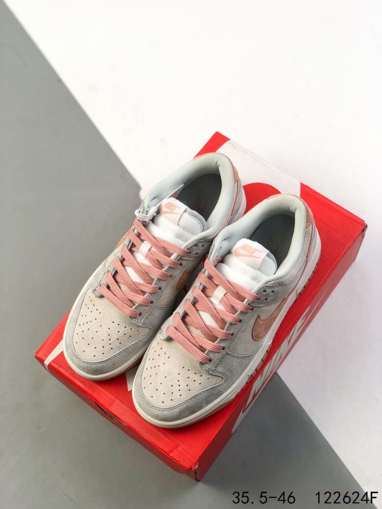 Nike SB Dunk Low Retro Skateboarding Shoes - Comfortable Zoom Air Cushion 3 i1746369567 3948 1