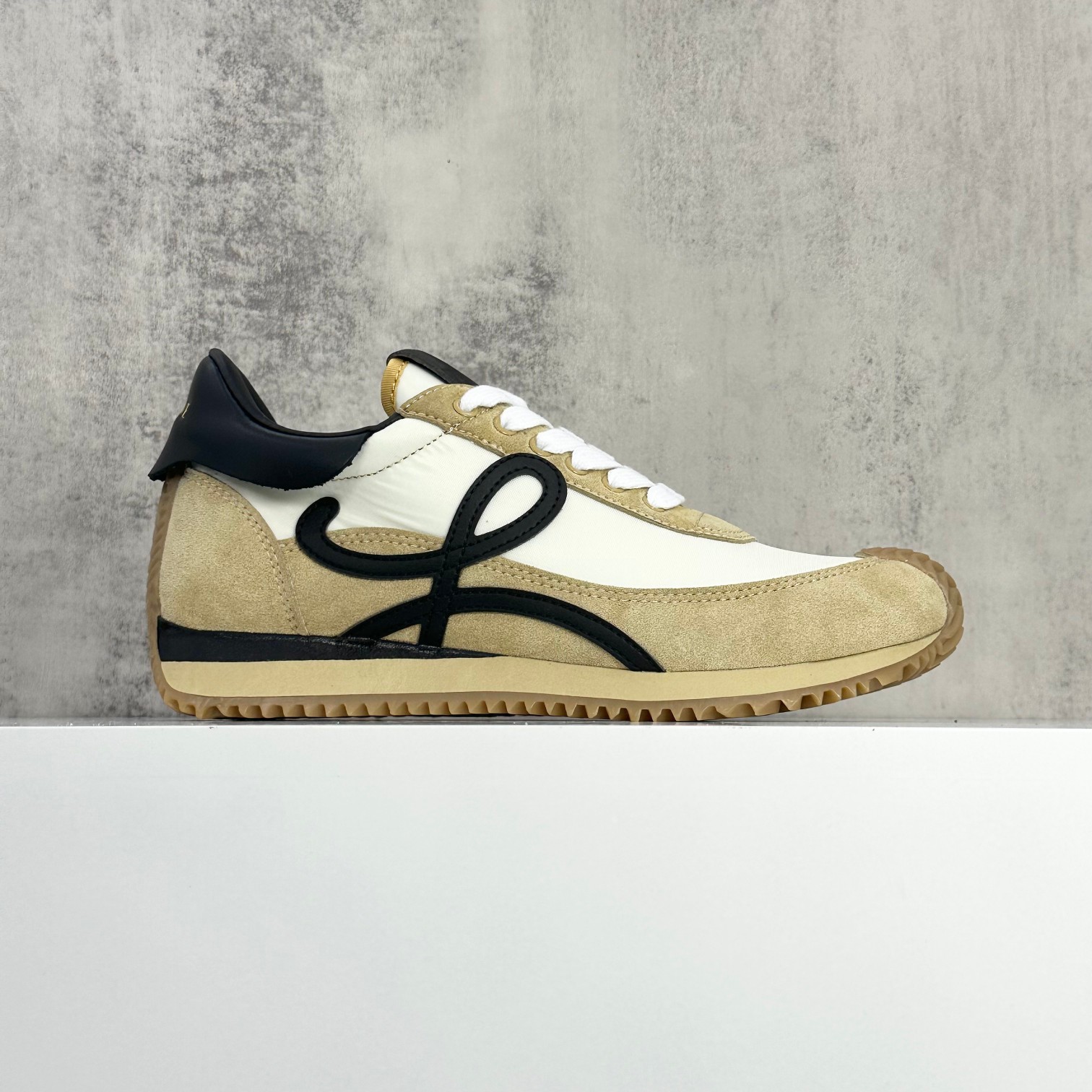 Loewe Flow Runner Sneakers in Leather and Nylon for Casual and Sporty Style 2 a1746460219043 5520