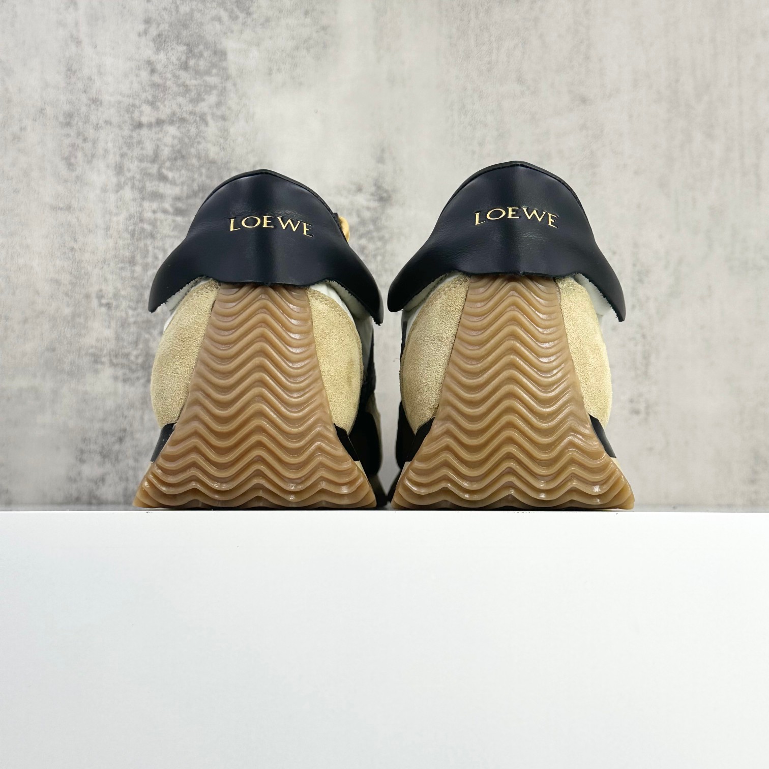 Loewe Flow Runner Sneakers in Leather and Nylon for Casual and Sporty Style 7 a1746460219678 4080