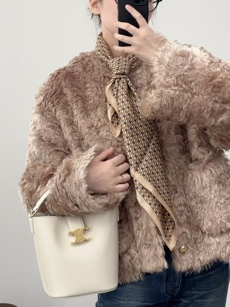 [Celine Scarves]