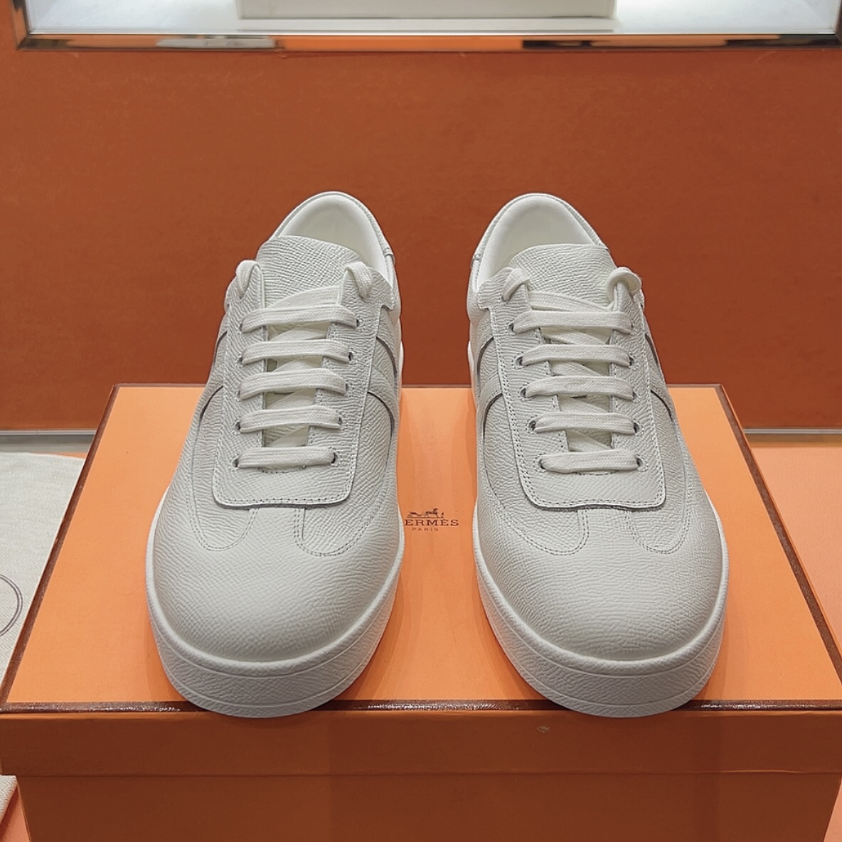 NO:265241,Made men's 20 [Couple Model] H home 25ss early spring white shoes!  The lasted boots   British retro design, classic and beautiful!  The original inverted mold last is the ultimate 1:1 shape, and imported high-end fabrics show a delicate texture!  Customized A-level high-definition private mold bottom with luxurious packaging!  - Unparalleled quality, 35-44 can be customized 45.46, casual shoes/sports shoes, boots, sneakers19860909批男款20【情侣款】H家25ss早春小白鞋！经楦靴型 英伦复古设计,经典耐看！原版倒模楦型,极致1:1形体,进口高端面料呈现出精致质感！ 开模定制A级高密私模大底,奢华包装！ -无二品质,35-44可定45.46,休闲鞋/运动鞋,boots,sneakers,Women's Shoes