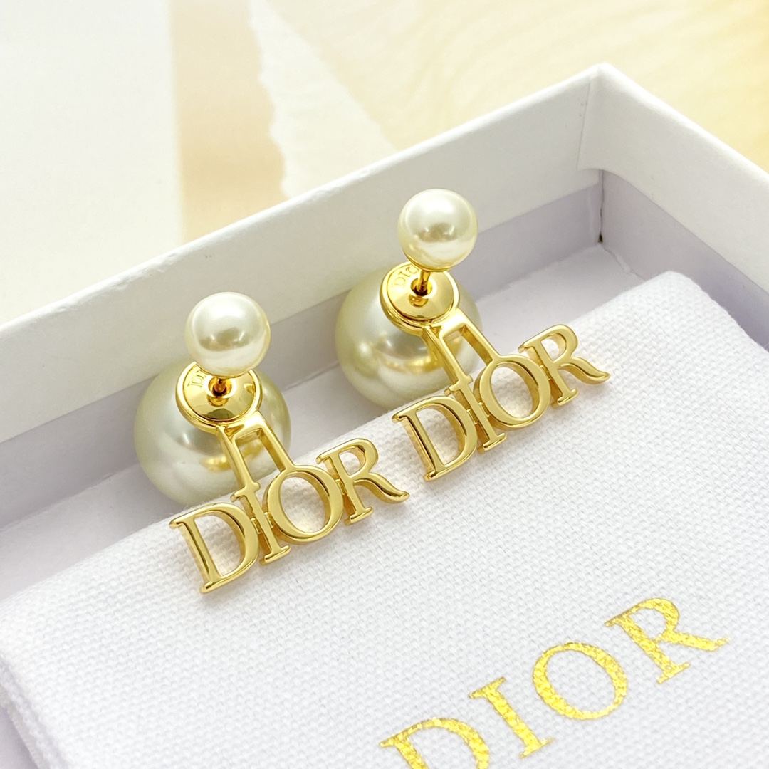 Código E3060 0247825 🛍Pendientes DIOR de gran venta, nuevo lanzamiento🆕🆕🆕 😎Pendientes de perla con doble bola y cu…