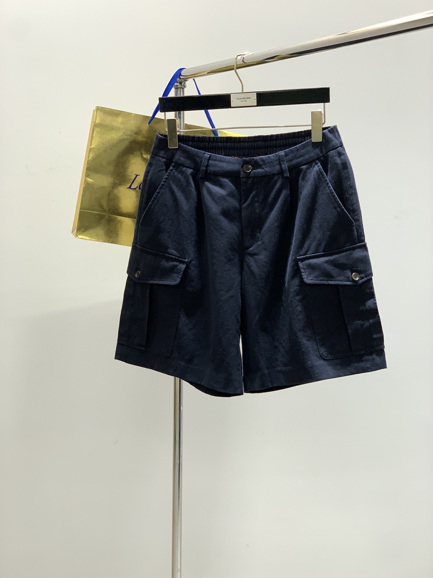 NO:159201,,LP men's cotton-linen blended Italian old-fashioned style elastic waist multi-pocket tooling shorts About style and design Exquisite craftsmanship, high-end texture, classic items, these are the keywords of Italian outfits, and also the 