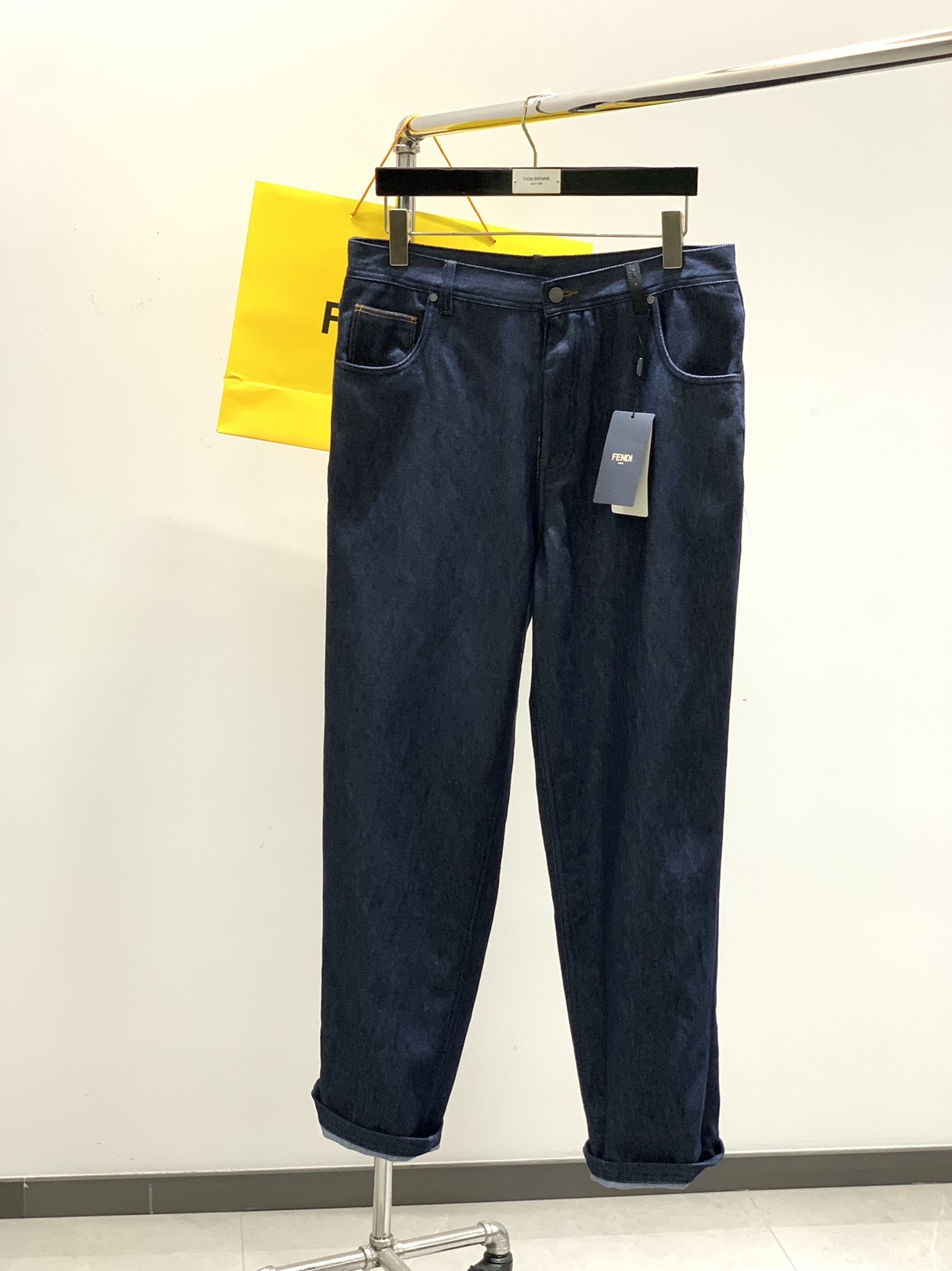 NO:159222,,Fendi Dark Blue Jeans Extraordinary Washing Water Color!  !  Retro and extremely handsome... Super handsome denim. Japan's super limited denim. There is only one sold in Tokyo, and the OEM in China is quite powerful!  !  We are the exclusive one now!  Denim made from handmade antique woven denim made in Okayama, Japan!  Top-level hand-mixed treatment, perfect upper body effect!  !  Super handsome still!  !  Size 30-36 There are 35 size charts 30 pants length 104 waist 81 hip circumference 101 31 pants length 104 waist circumference 83 hip circumference 10332 pants length 106 waist circumference 85 hip circumference 105 33 pants length 106 waist circumference 88 hip circumference 107 34 pants length 106 waist circumference 90 hip circumference 111. 35 pants length 108 waist circumference 93 hip circumference 11036 pants length 108 waist circumference 95 hip circumference 112.,fendi,jeans,alexander wang19860909,芬迪 深蓝色 牛仔裤 不凡洗水色！！复古极致帅气…..超帅牛仔.日本超限定发售牛仔.东京只有一家售卖,中国代工的相当之给力！！目前我们是独家货了！日本冈山产手工古董机织造的牛仔布！顶级手工磨破处理,上身效果完美！！超级帅气依旧！！尺码30-36 有35尺码表30裤长104腰围81臀围101 31裤长104腰围83臀围10332裤长106腰围85臀围105 33裤长106腰围88臀围107 34裤长106腰围90臀围111. 35裤长108腰围93臀围11036裤长108腰围95臀围112.,,fendi,jeans,alexander wang,Men's clothing