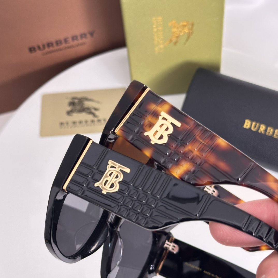  ‼️ 细节图 BURBERR*⭐️⭐️⭐️MODEL：BE6020⭐️⭐️⭐️SIZE：54口19-1
